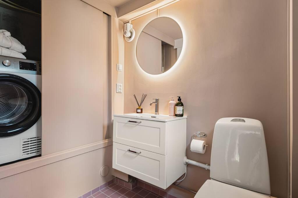 Dinbnb Homes I Bergen's #1 BNB I Jacuzzi & Fireplace & Balcony view 2