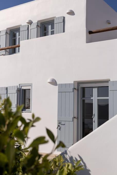Hotel Minos Villa Antiparos - Image 1