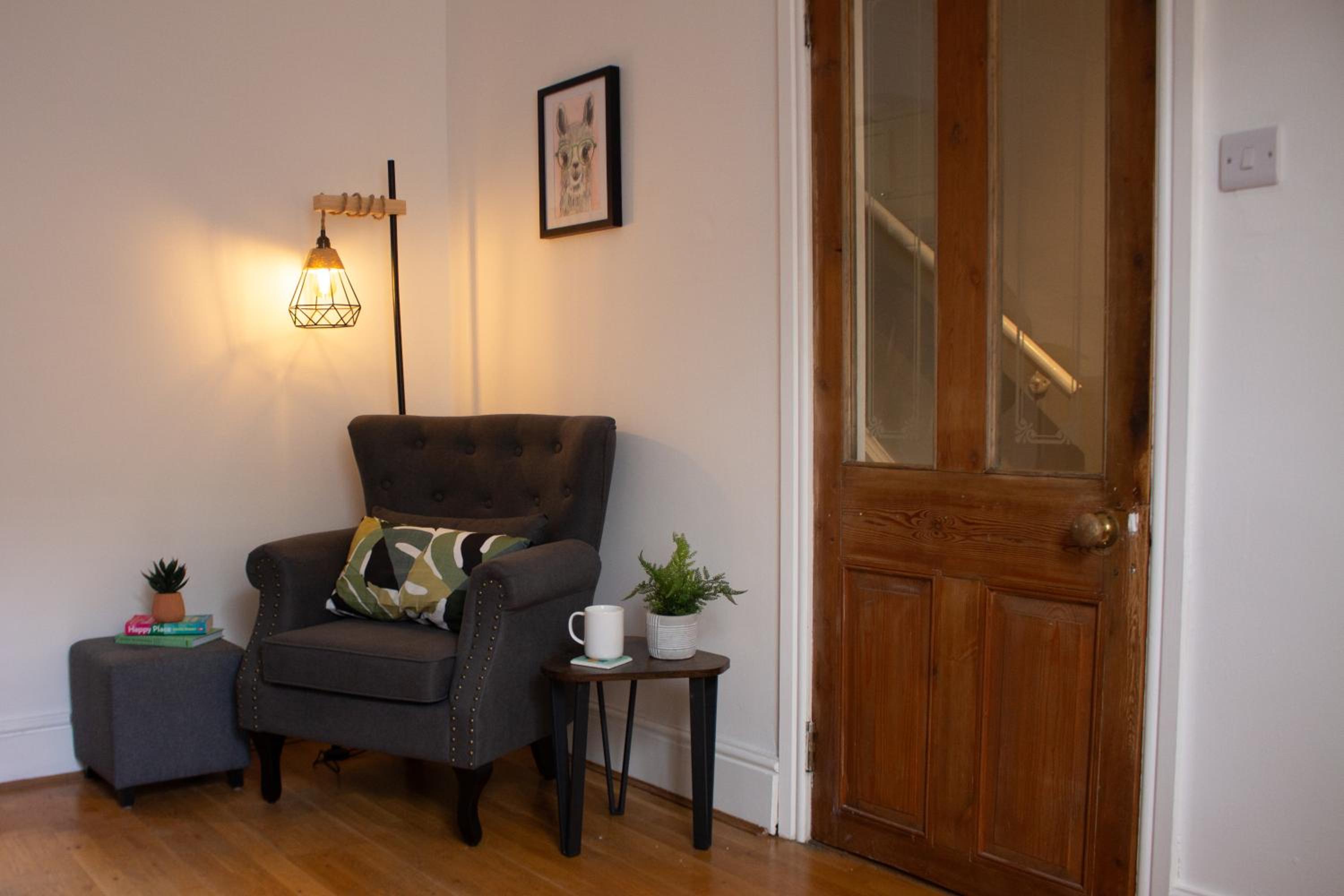 Marlborough Vacations - Characterful Cottage - Sleeps 6 - Parking - High Street - Property Image 39