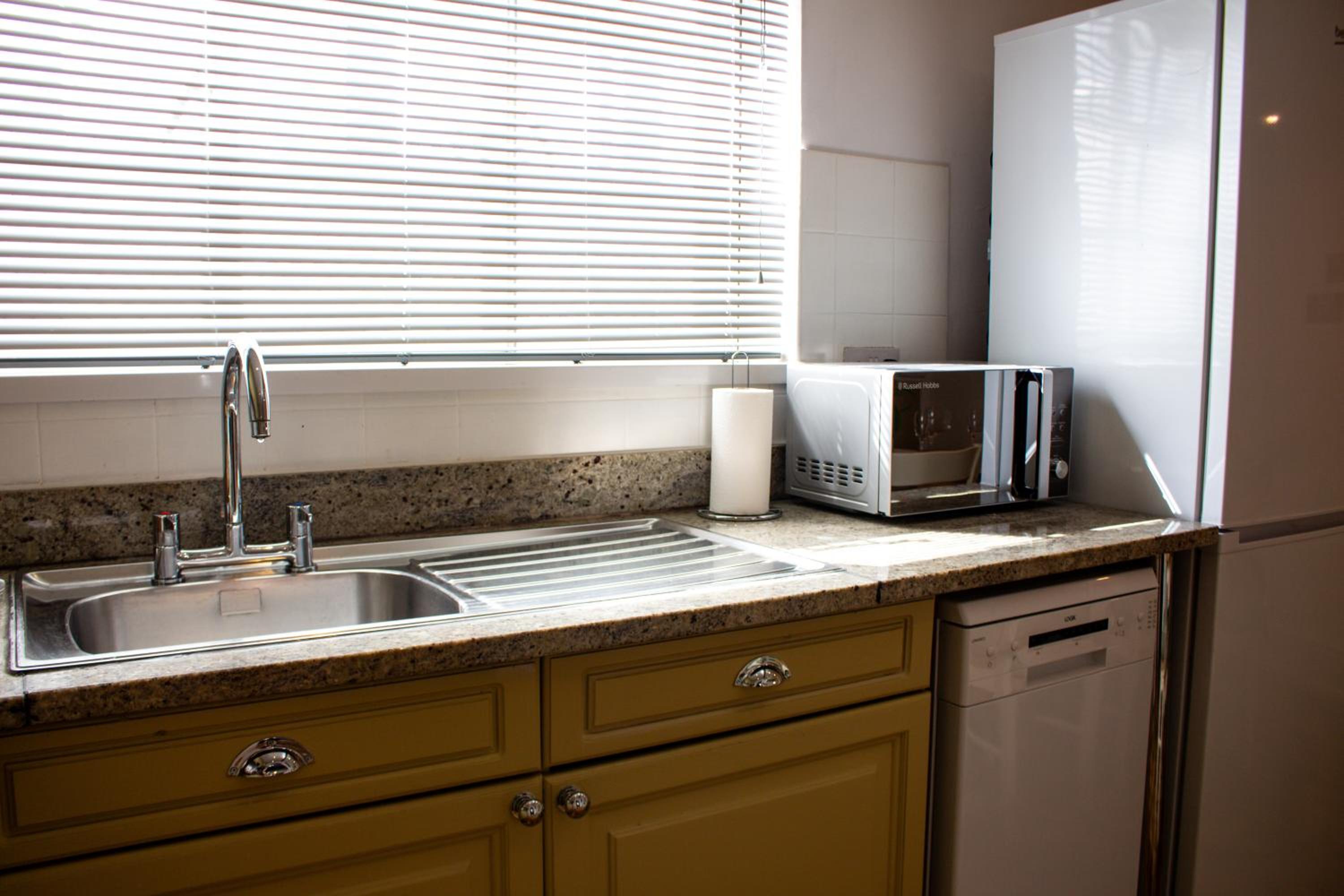 Marlborough Vacations - Characterful Cottage - Sleeps 6 - Parking - High Street - Property Image 47