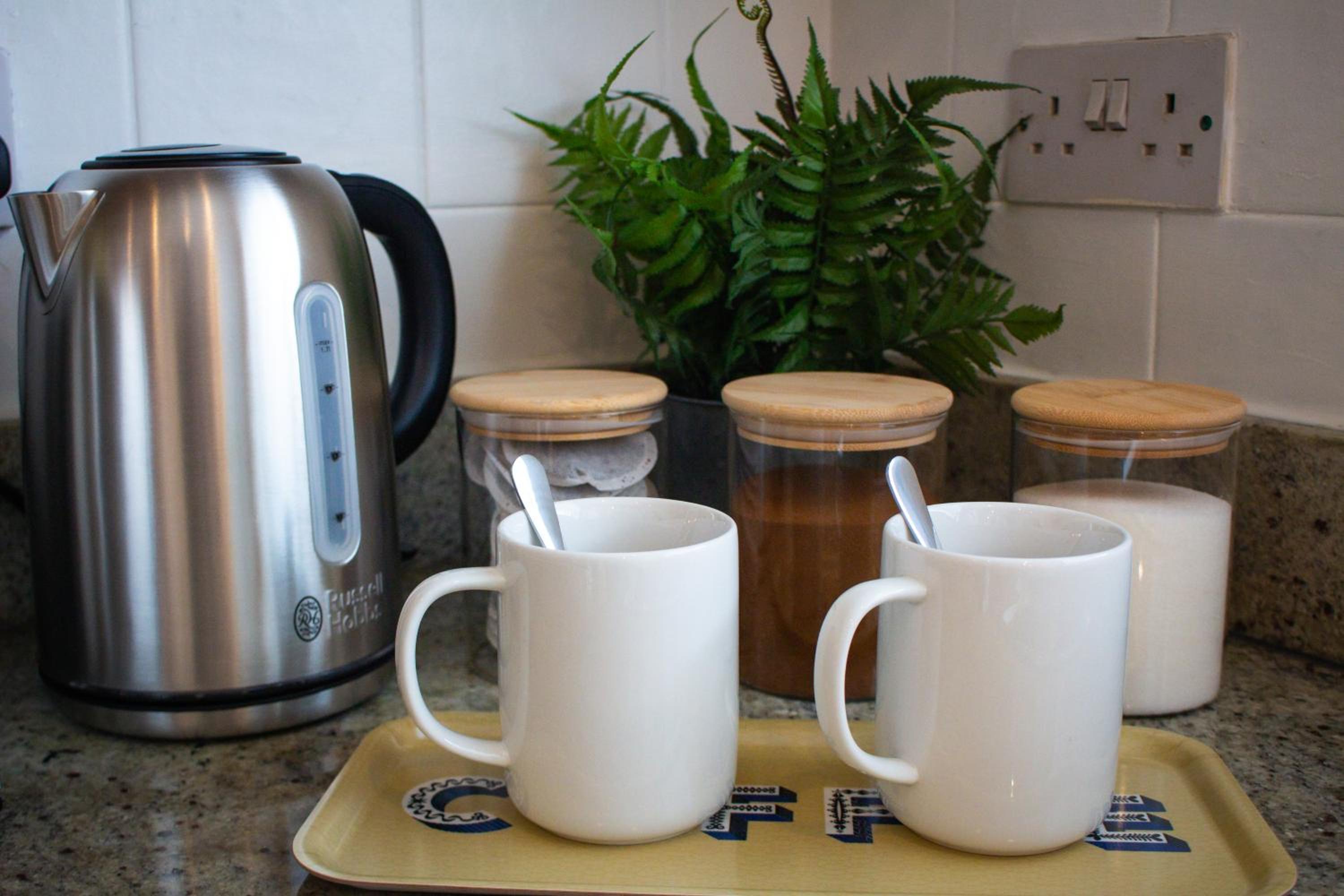 Marlborough Vacations - Characterful Cottage - Sleeps 6 - Parking - High Street - Property Image 2