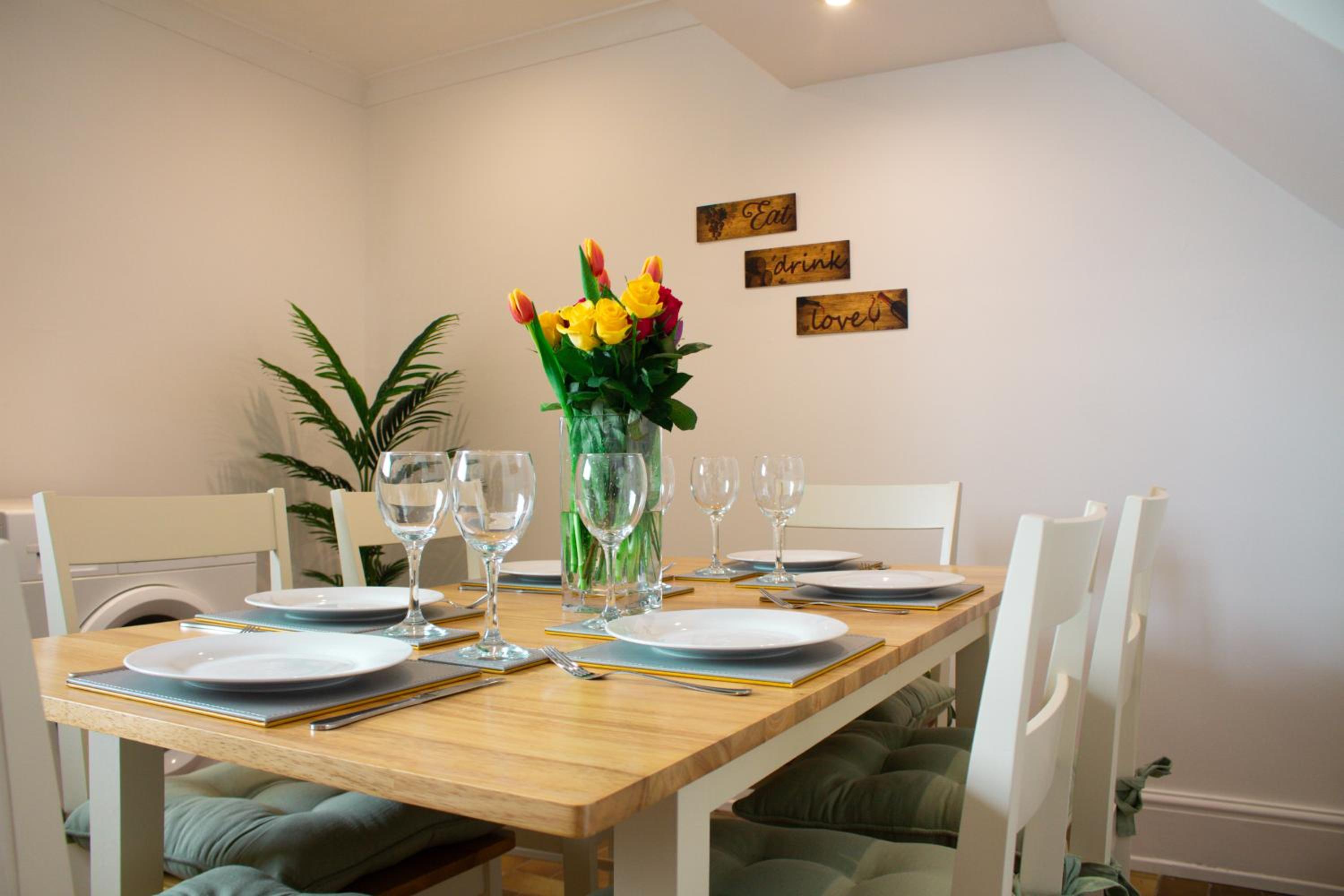 Marlborough Vacations - Characterful Cottage - Sleeps 6 - Parking - High Street - Property Image 31