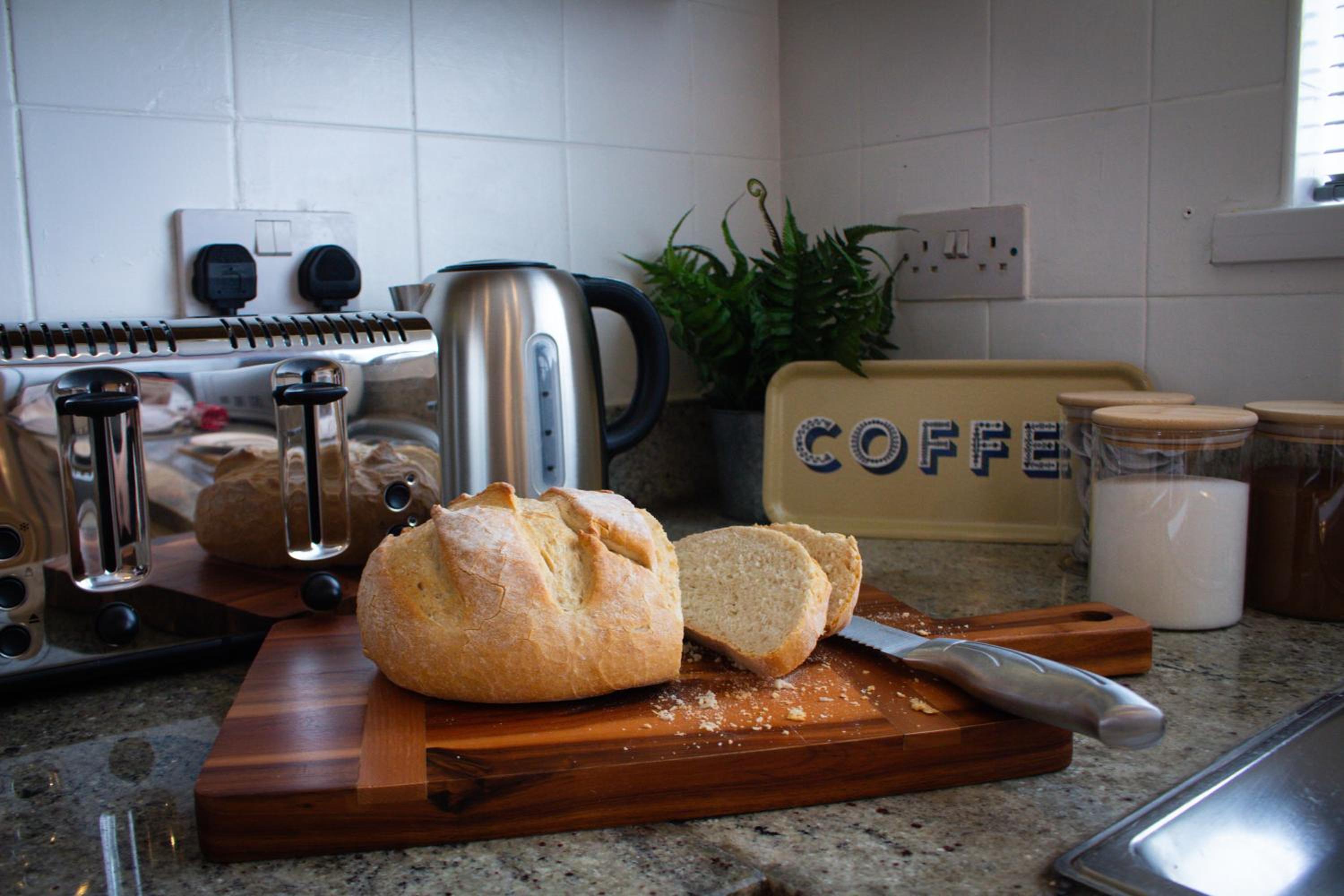 Marlborough Vacations - Characterful Cottage - Sleeps 6 - Parking - High Street - Property Image 3