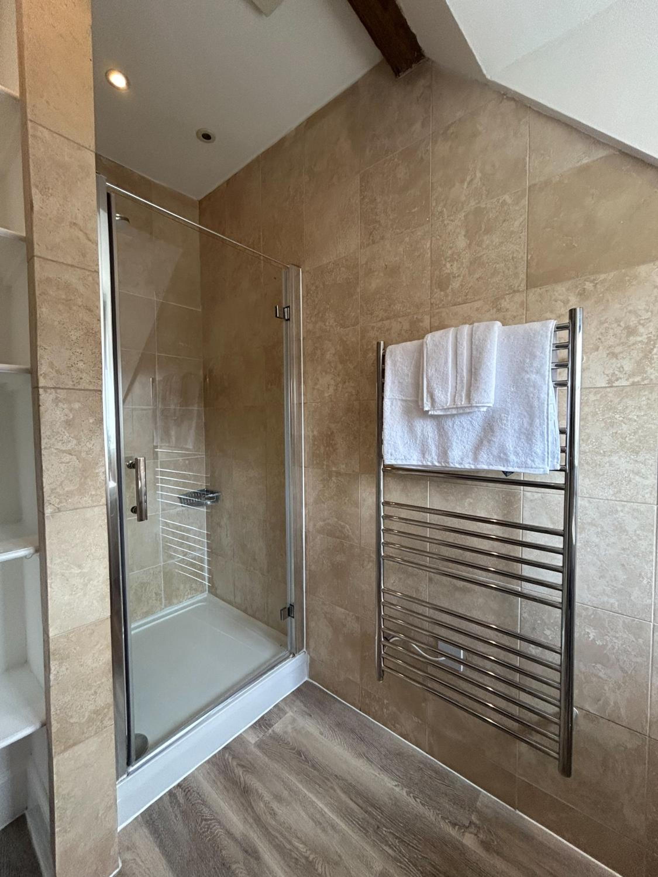 Marlborough Vacations - Characterful Cottage - Sleeps 6 - Parking - High Street - Property Image 4