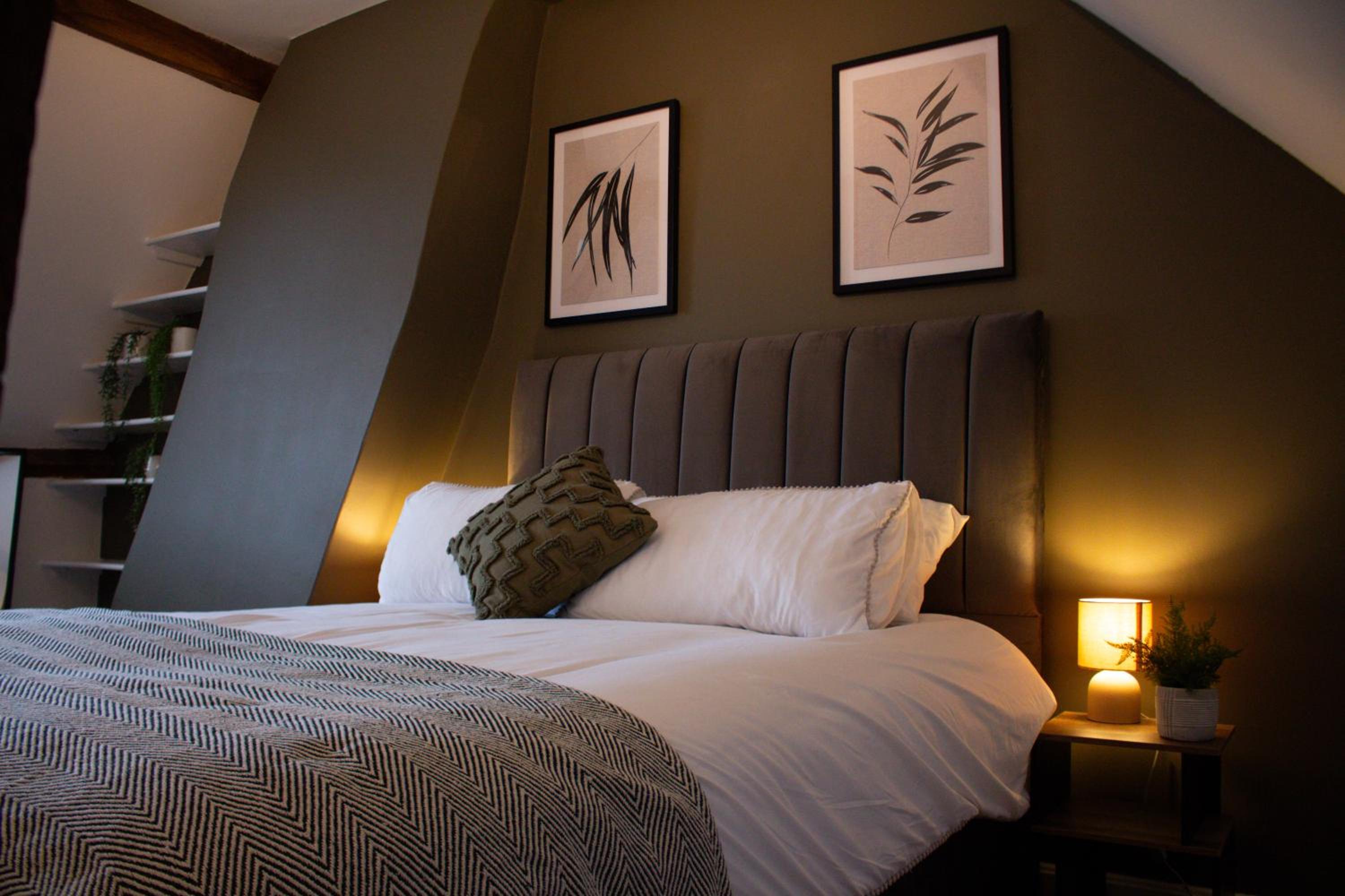 Marlborough Vacations - Characterful Cottage - Sleeps 6 - Parking - High Street - Property Image 33