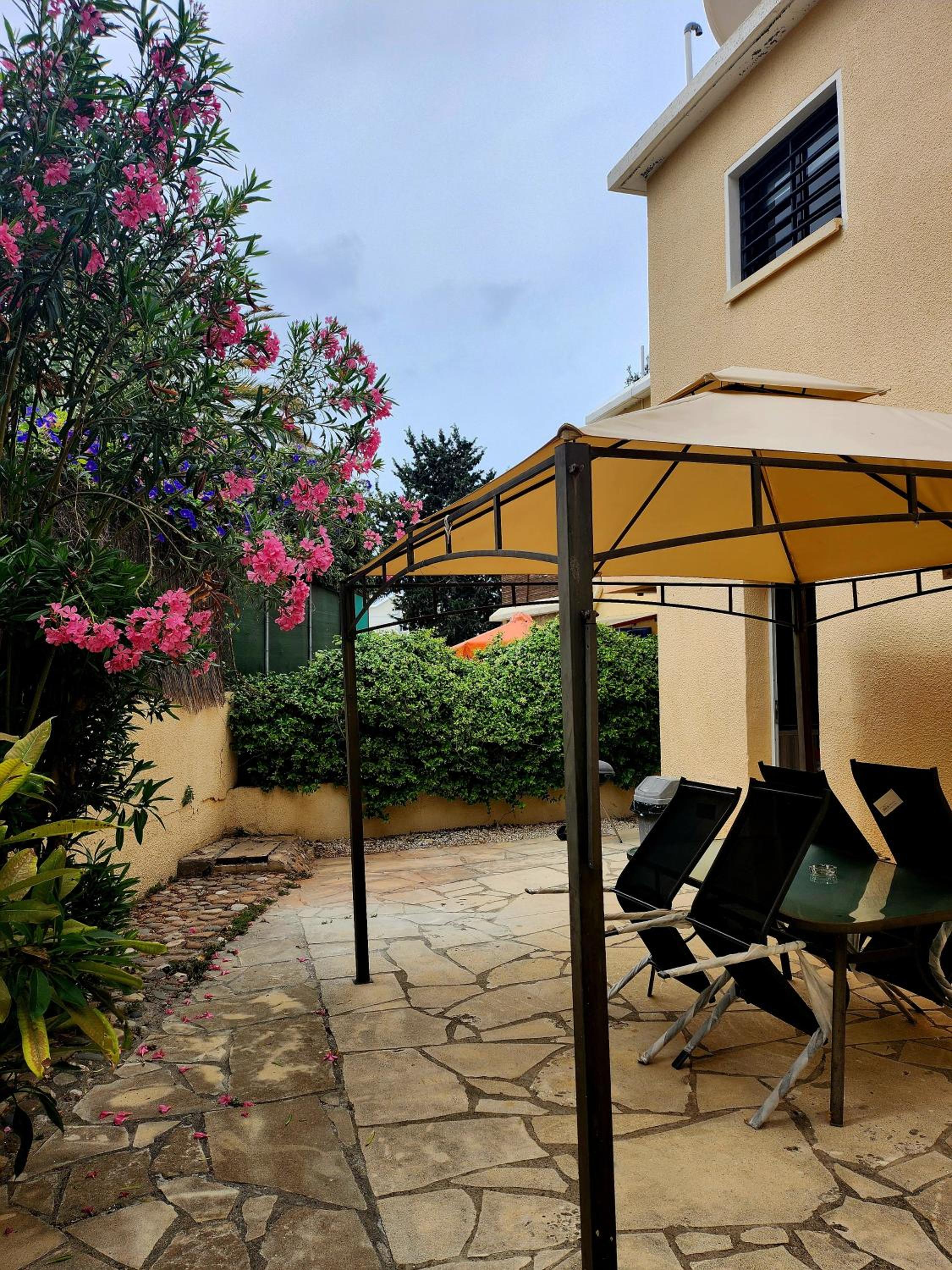 Seaside Private garden terrace BBQ and pool