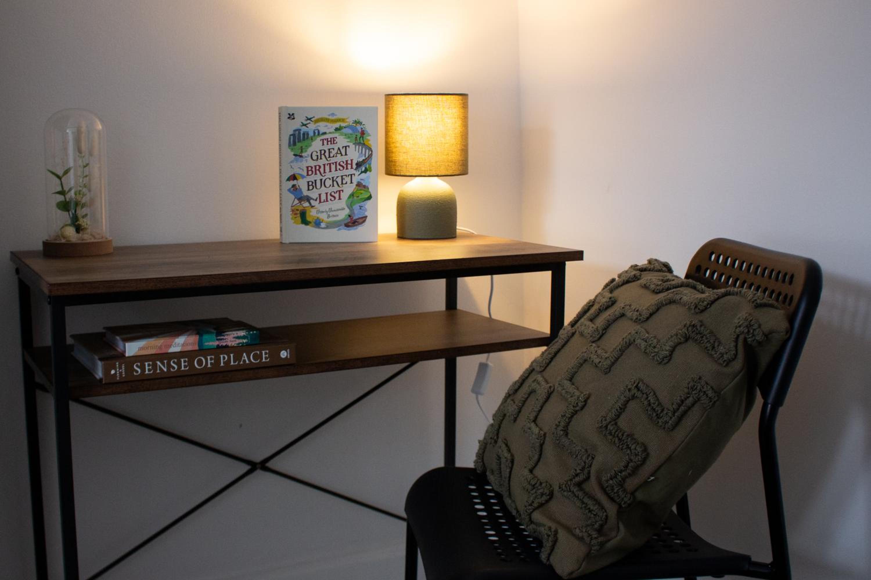 Marlborough Vacations - Characterful Cottage - Sleeps 6 - Parking - High Street - Property Image 11