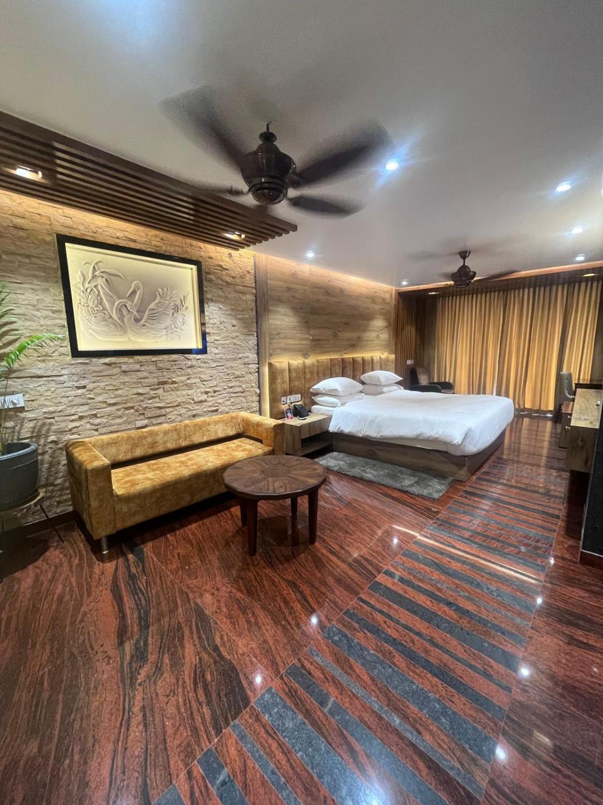 Kudle Beach View Resort And Spa Gokarna