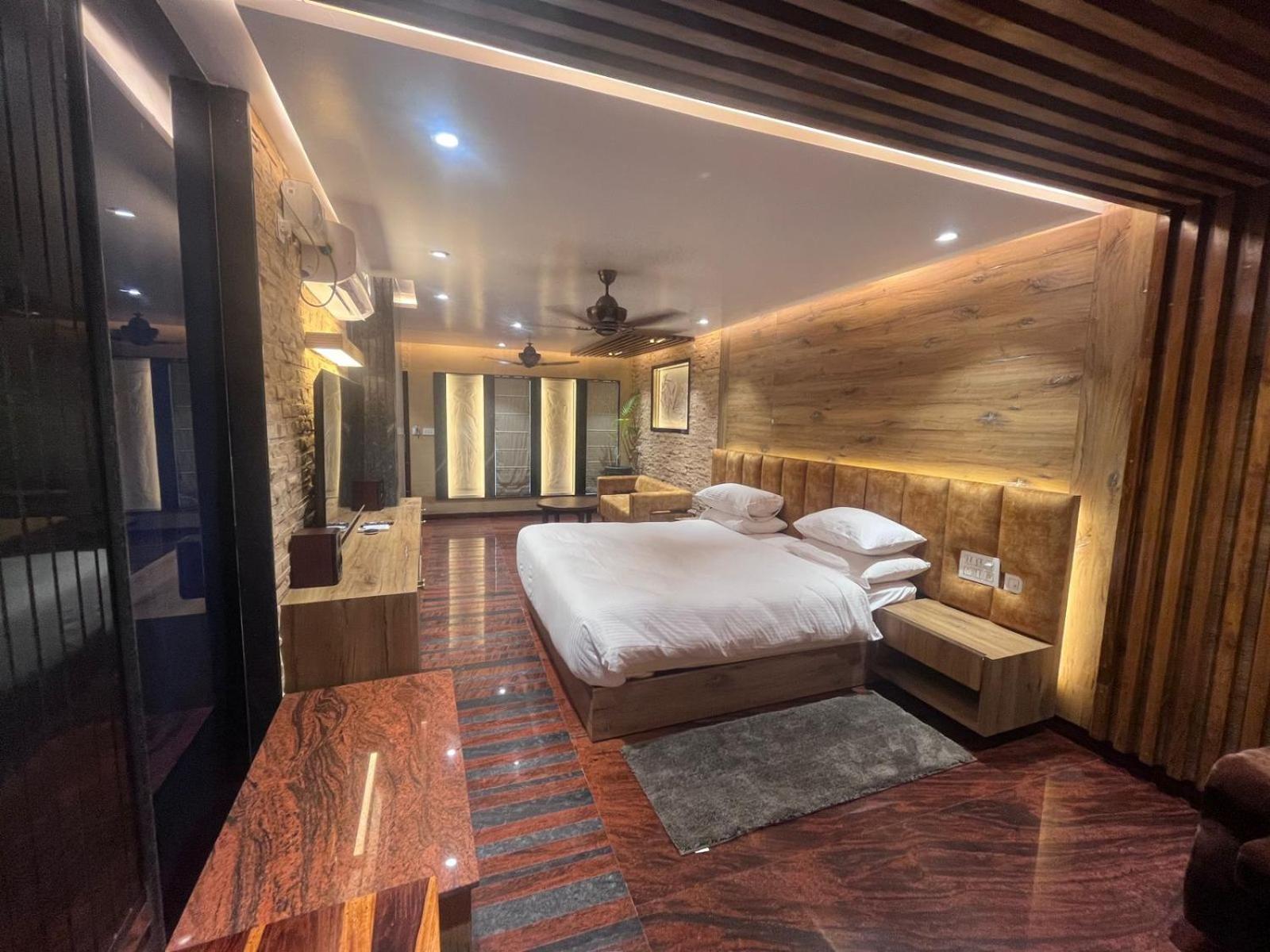 Kudle Beach View Resort And Spa Gokarna