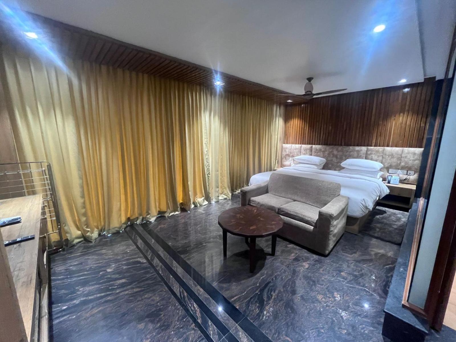 Kudle Beach View Resort And Spa Gokarna