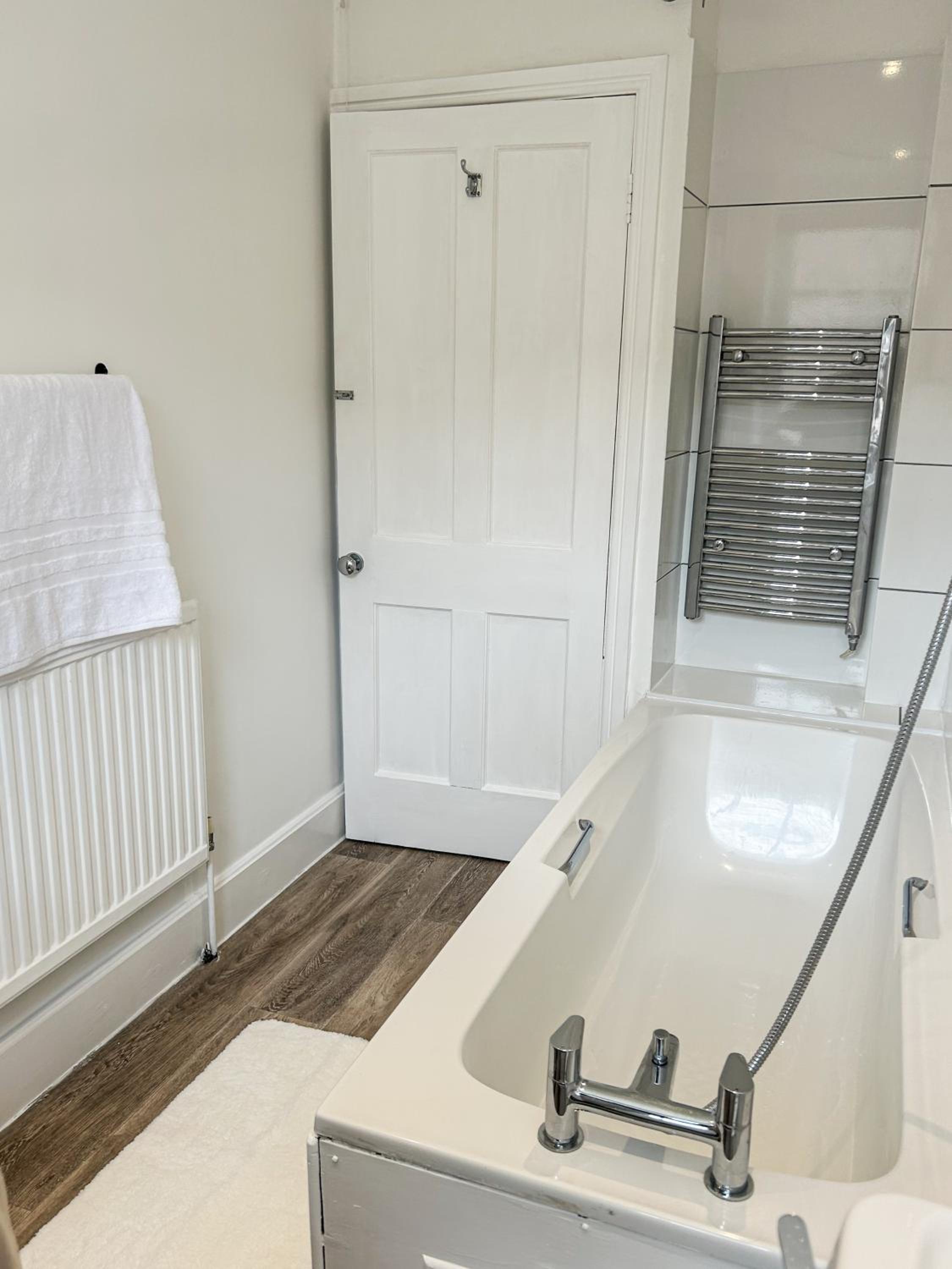 Marlborough Vacations - Characterful Cottage - Sleeps 6 - Parking - High Street - Property Image 15