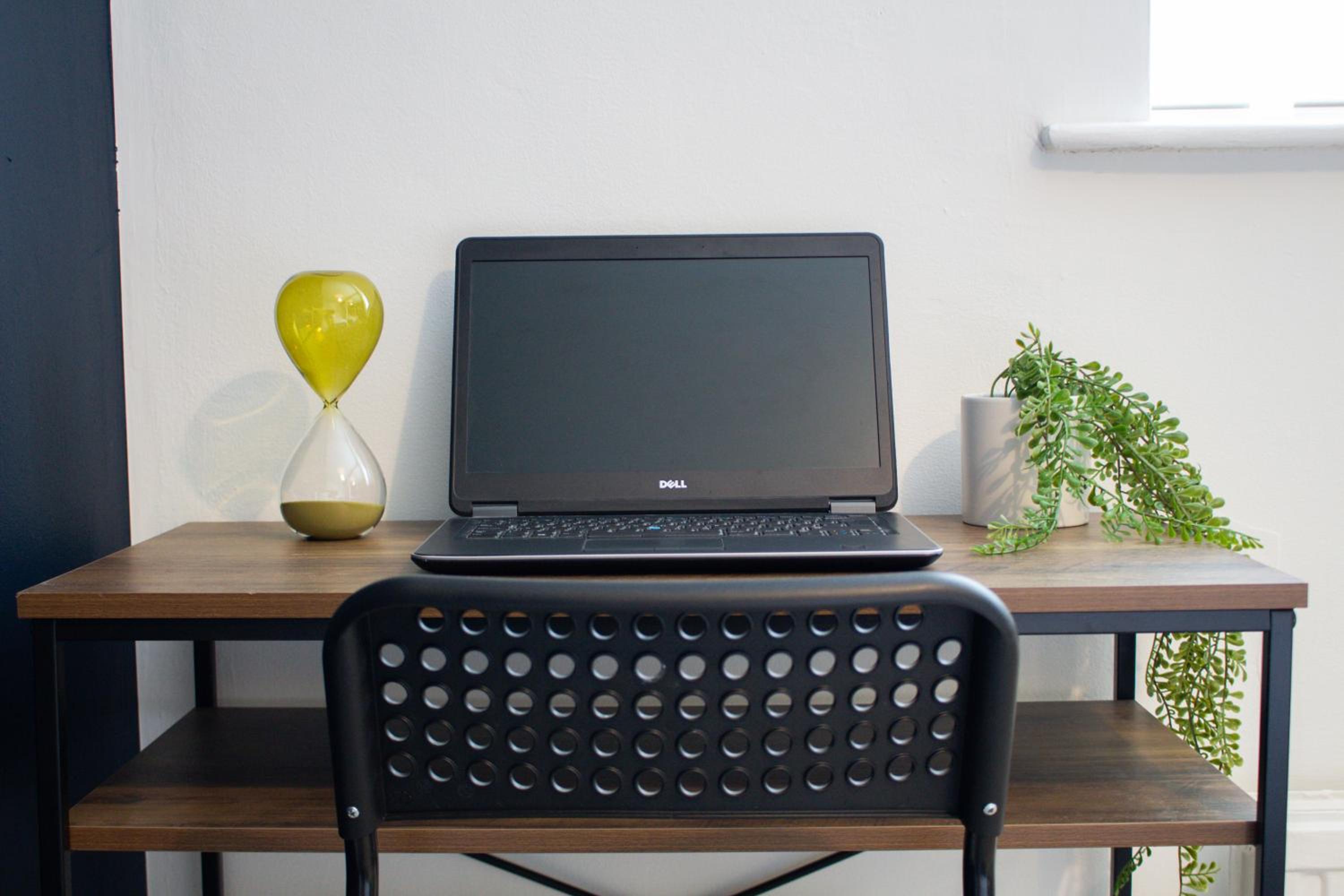 Marlborough Vacations - Characterful Cottage - Sleeps 6 - Parking - High Street - Property Image 1