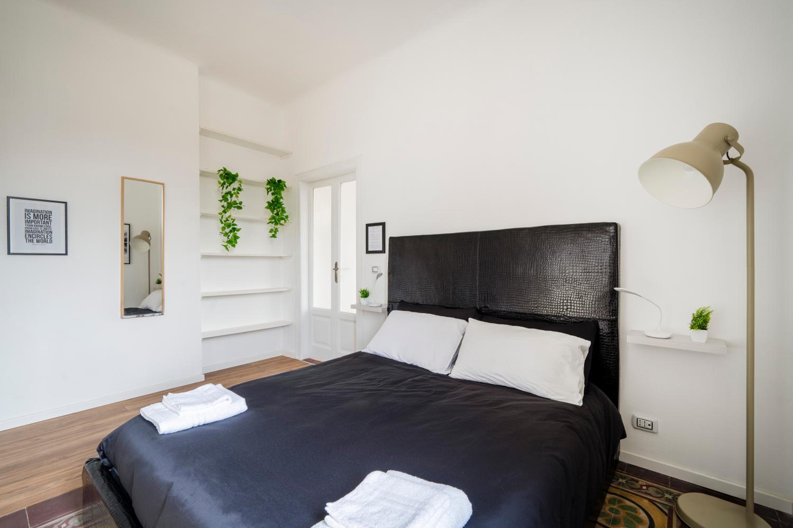 Monza Center, Milan - 1 min to Station - Wifi, AC