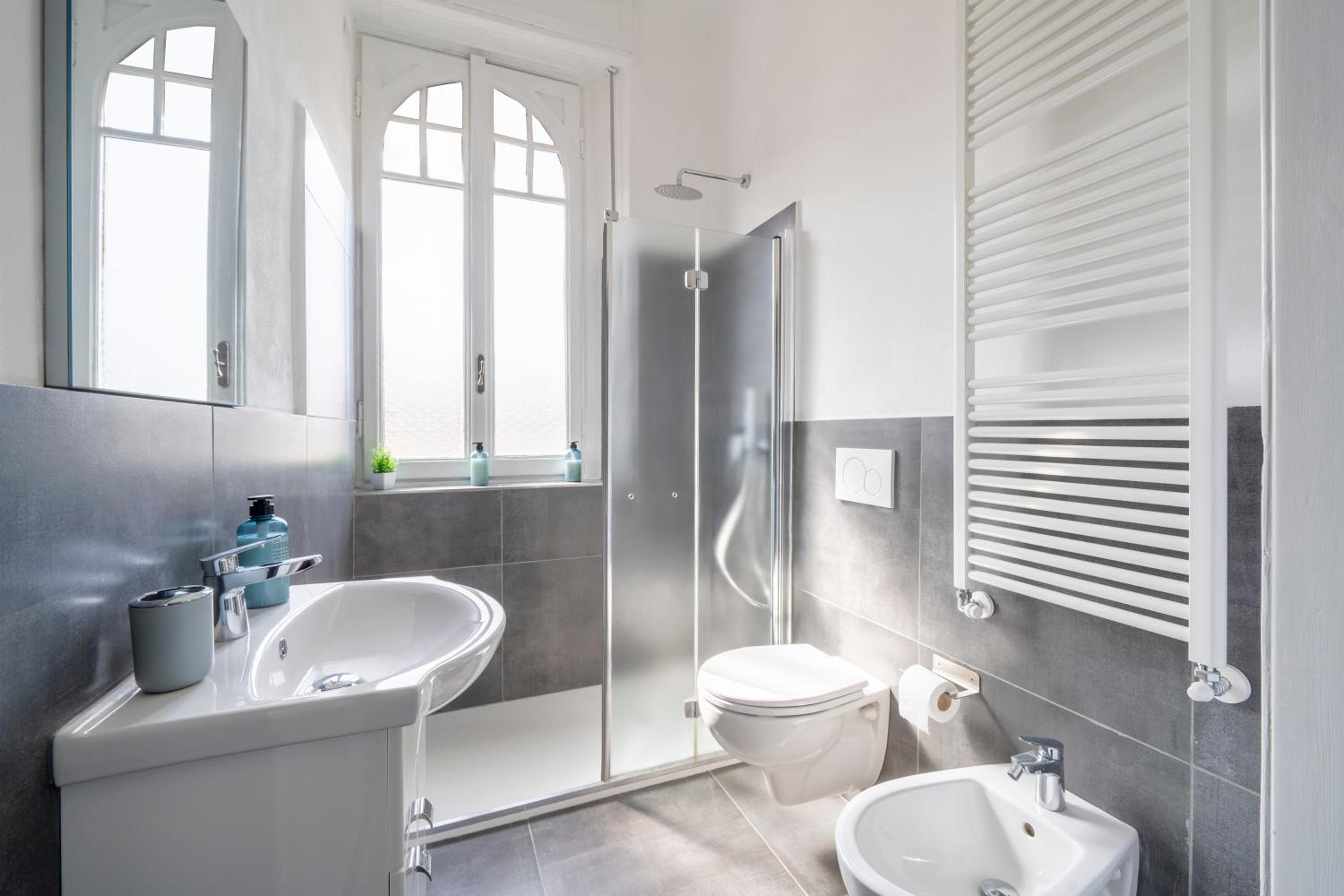 Monza Center, Milan - 1 min to Station - Wifi, AC