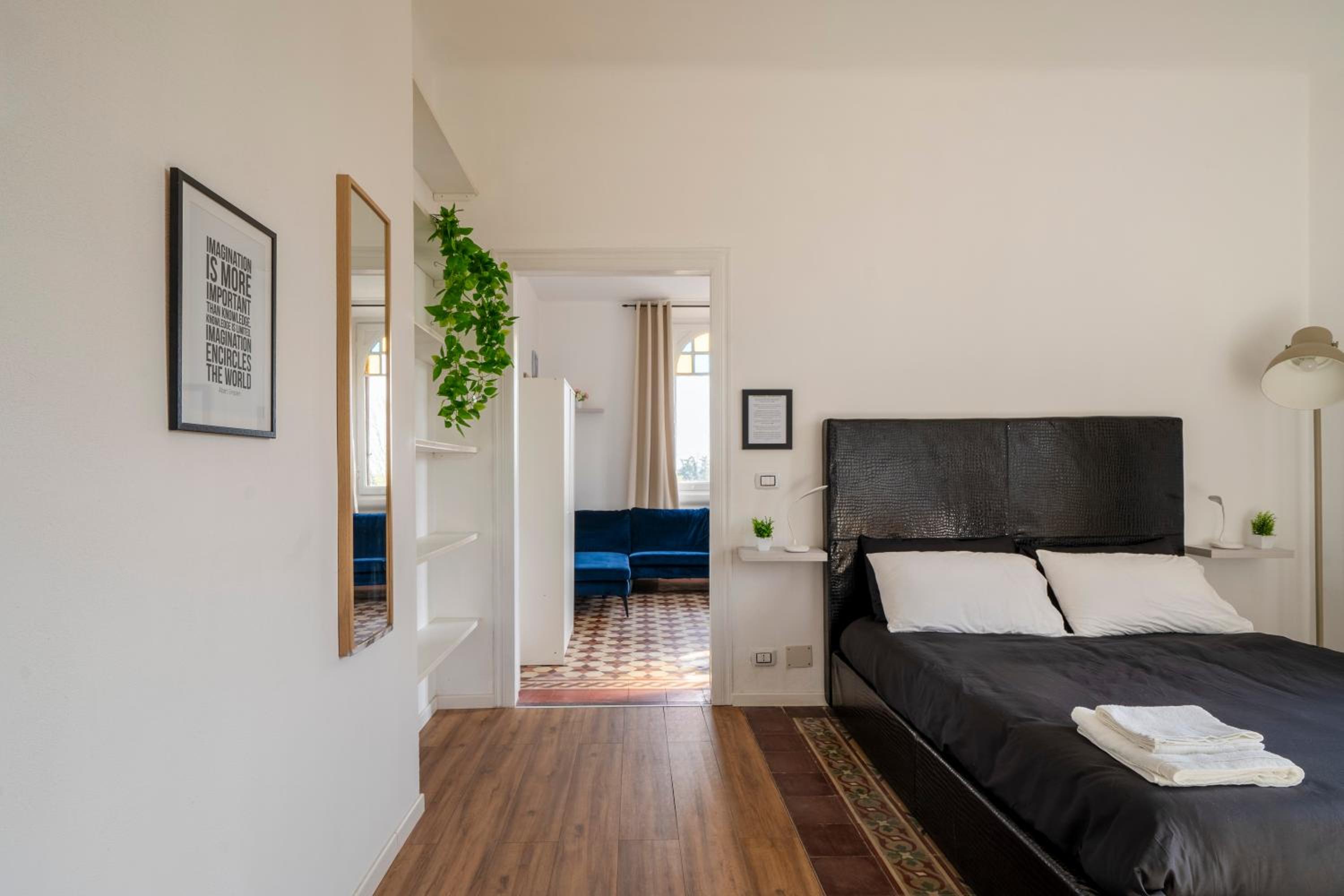 Monza Center, Milan - 1 min to Station - Wifi, AC