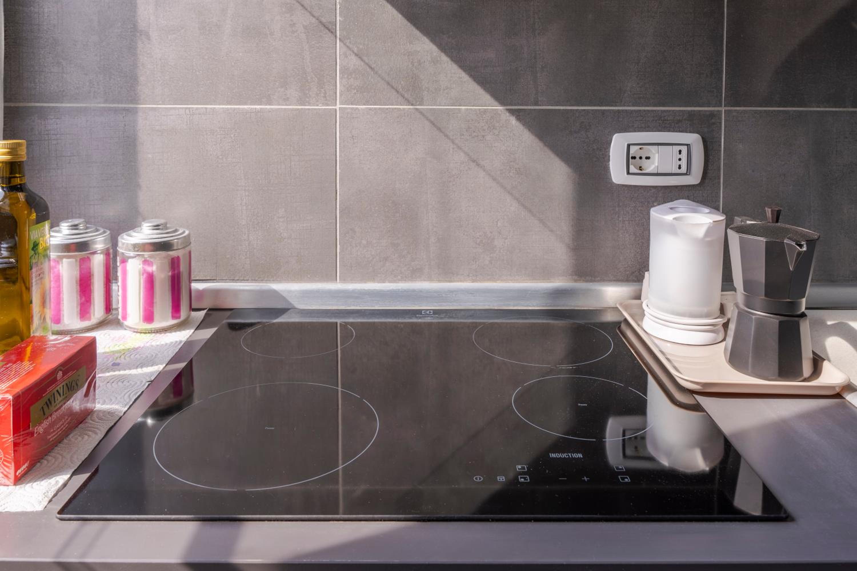 Monza Center, Milan - 1 min to Station - Wifi, AC