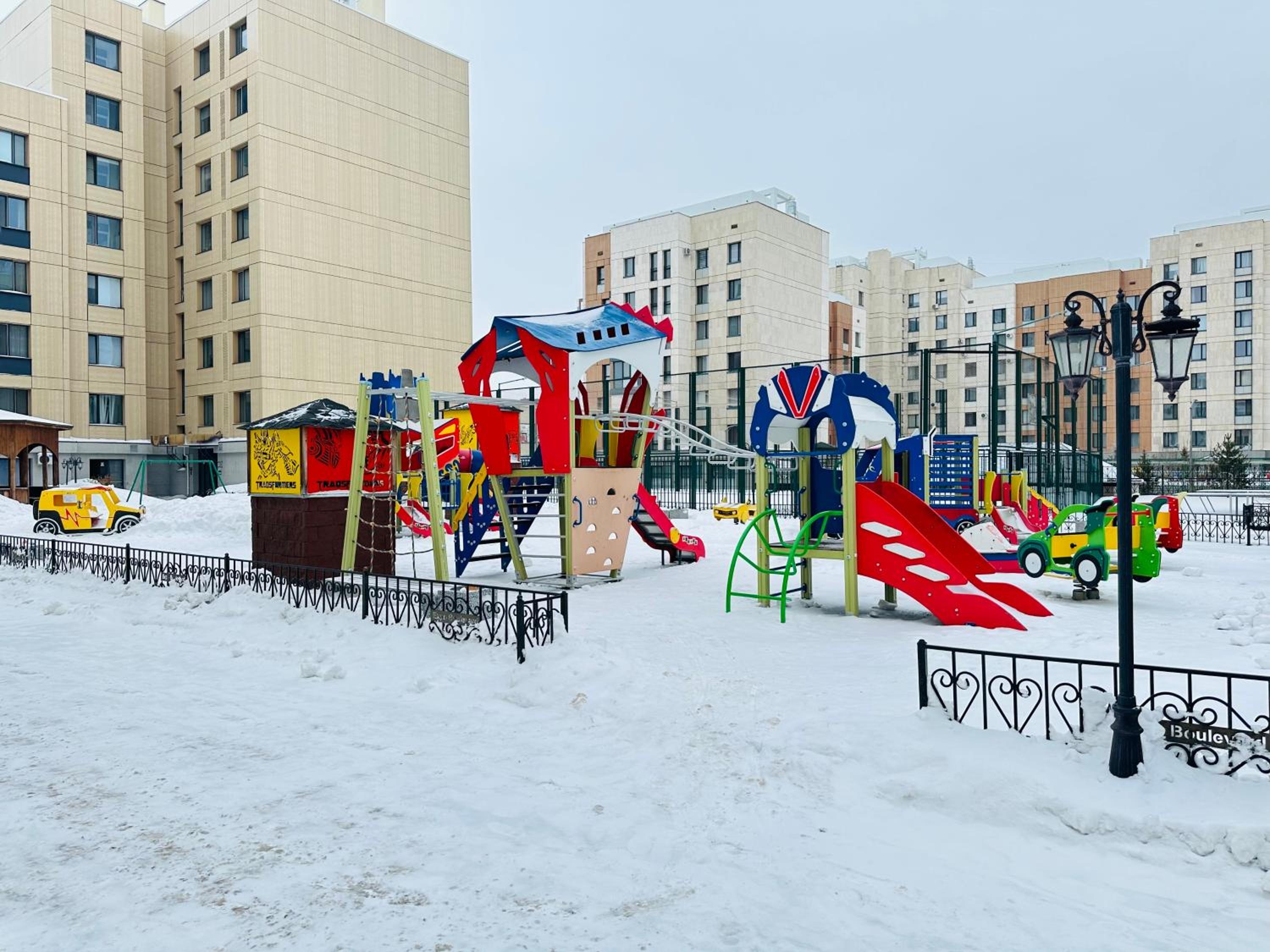 EXPO Boulevard Apartments view 3