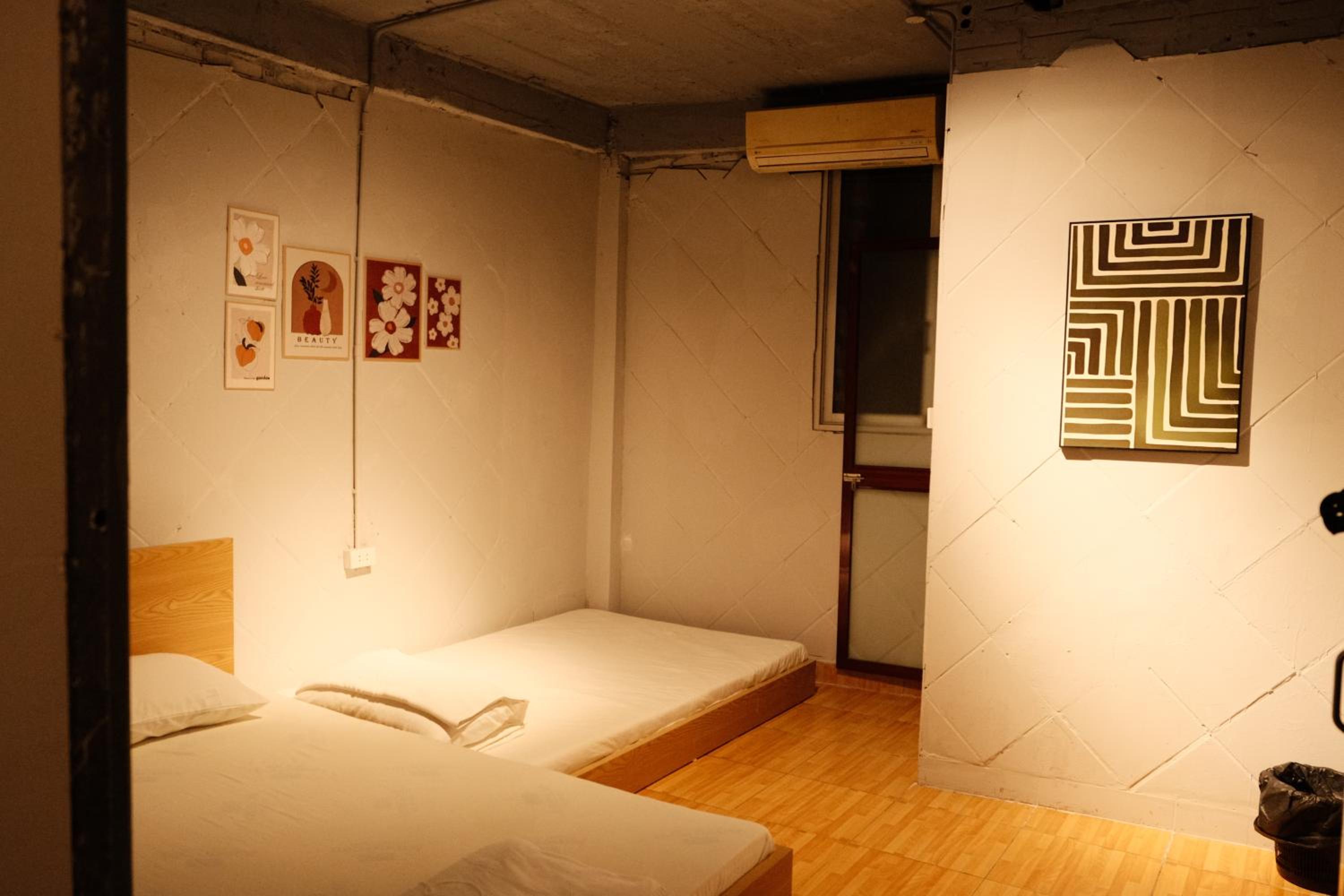 Ubuntu Hostel and Tour