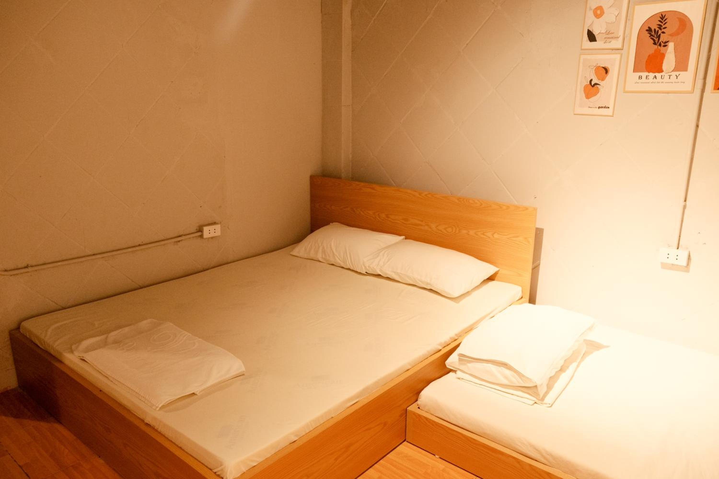 Ubuntu Hostel and Tour