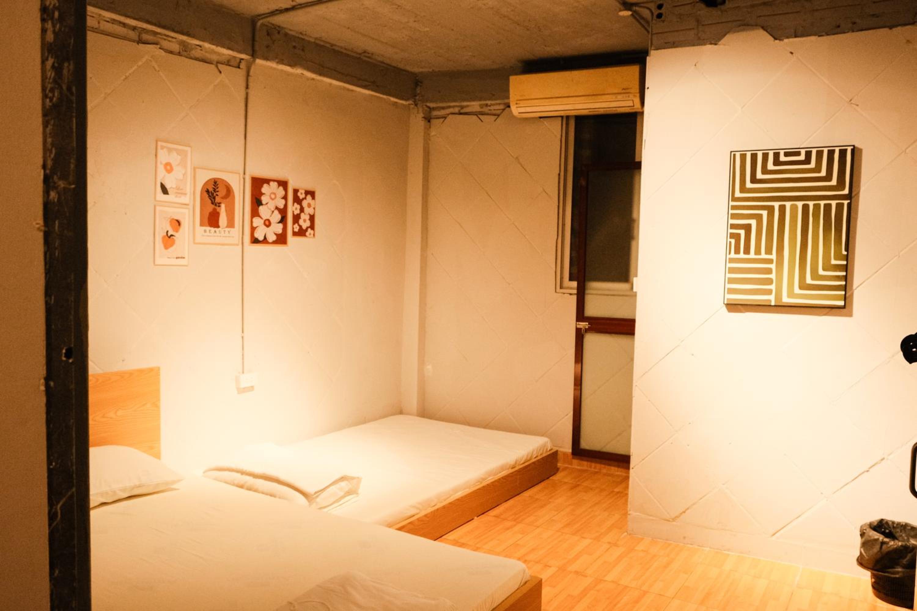 Ubuntu Hostel and Tour