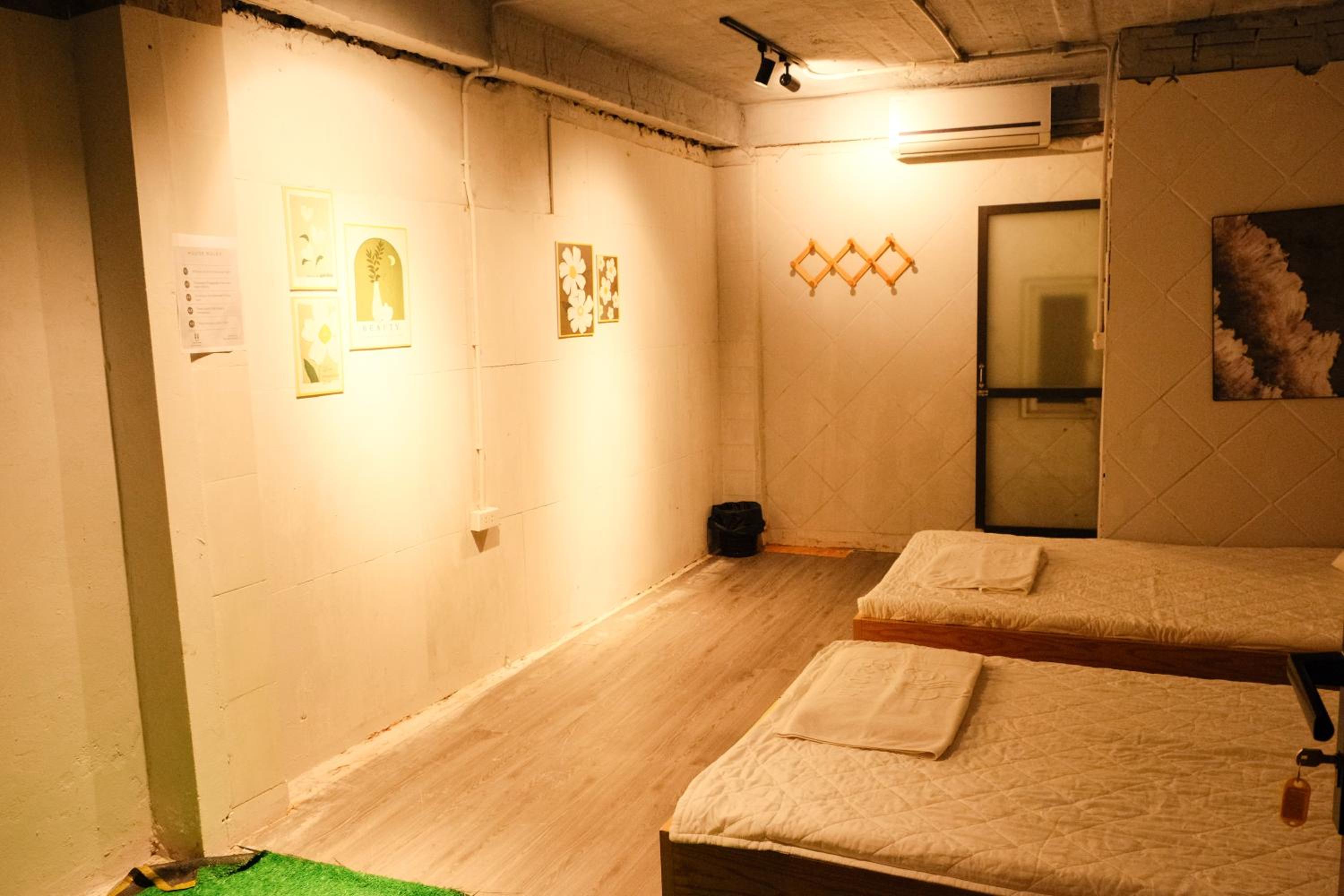 Ubuntu Hostel and Tour
