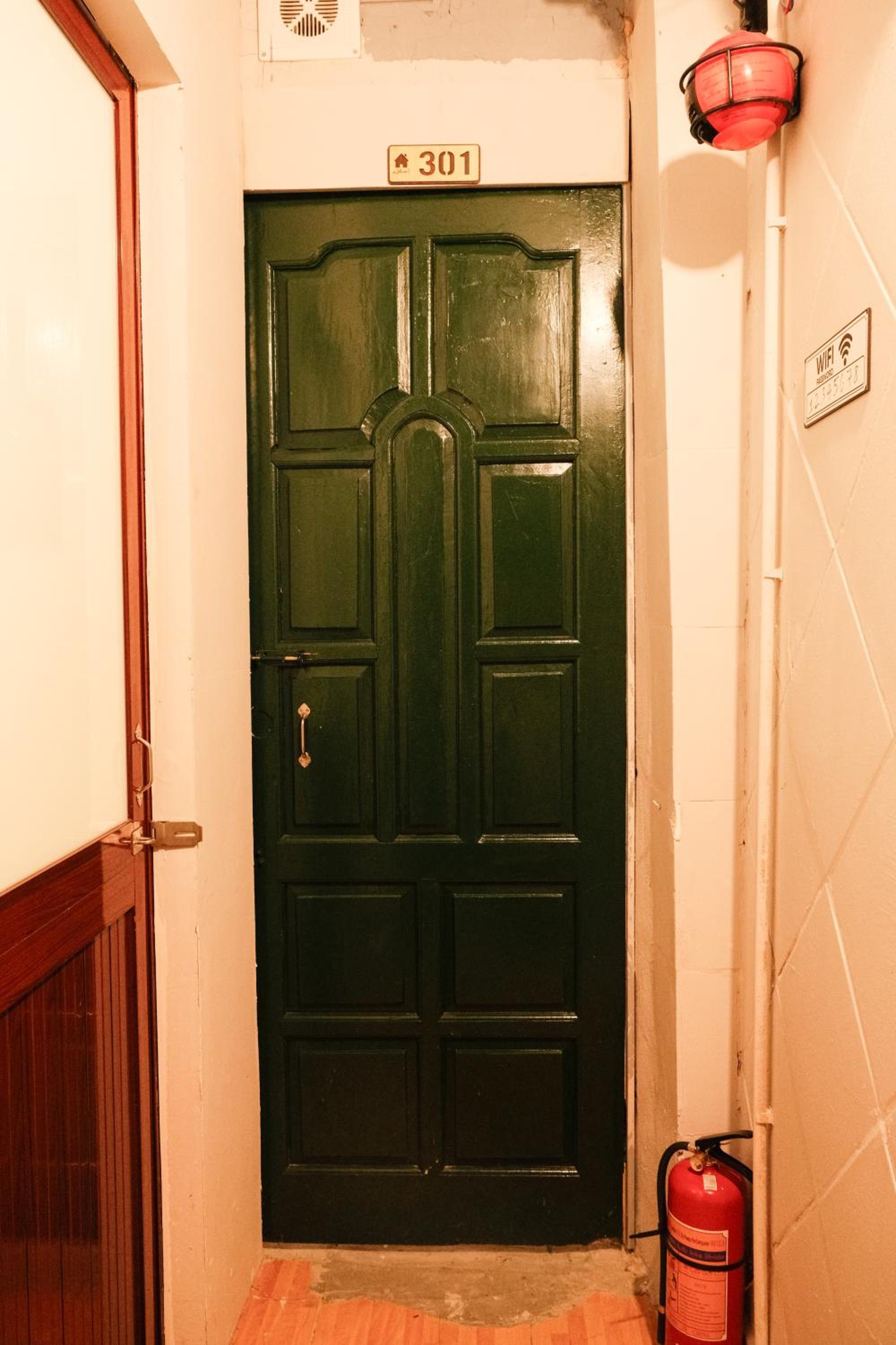 Ubuntu Hostel and Tour