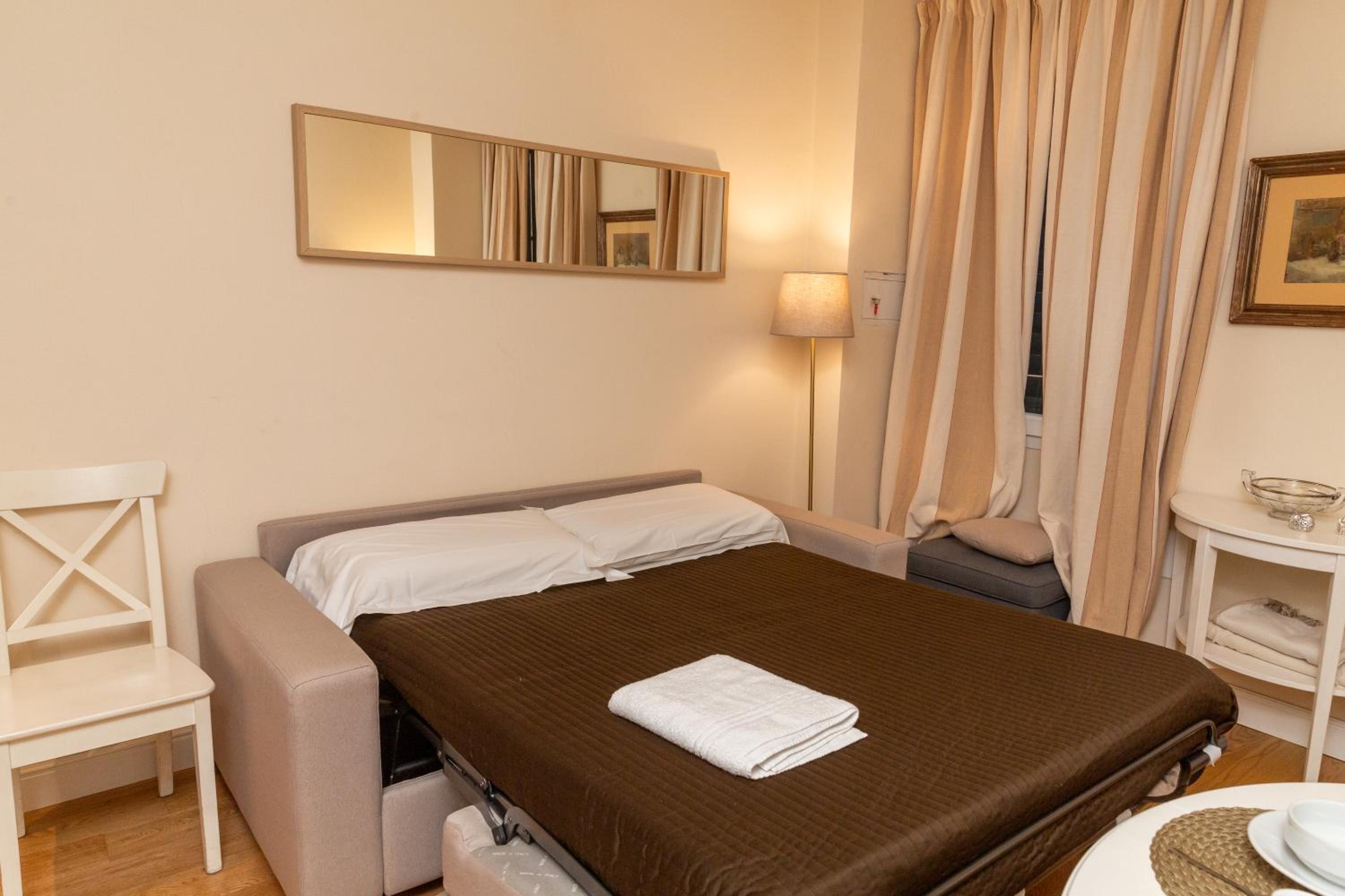 Cozy Santa Maria Novella Uffizi Duomo 2beds-2baths