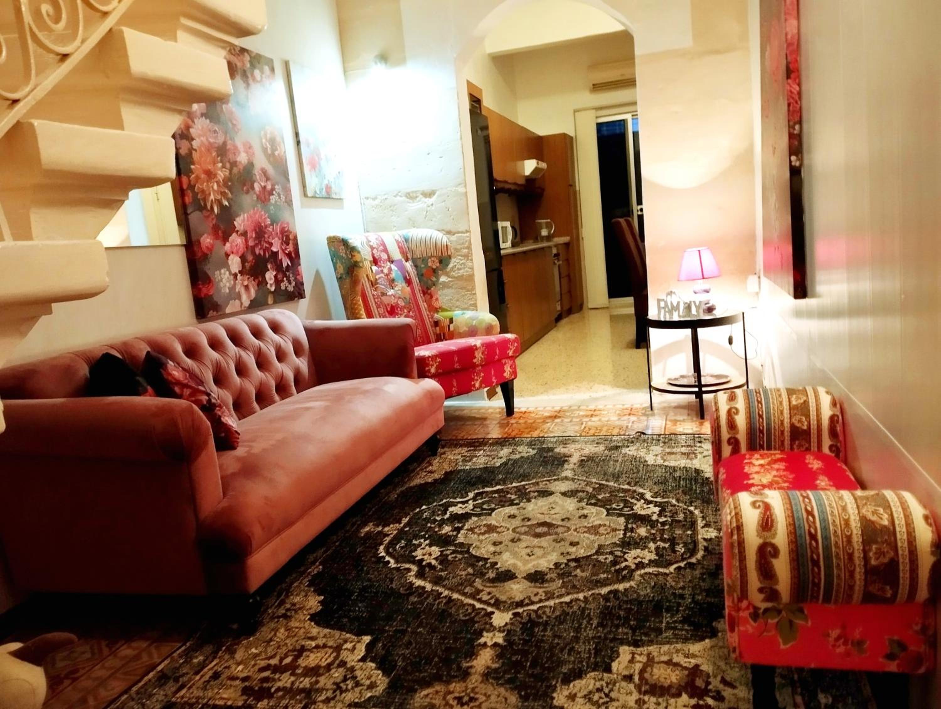 "Spirit of Malta" Historic Maltese Townhouse by the sea view 2