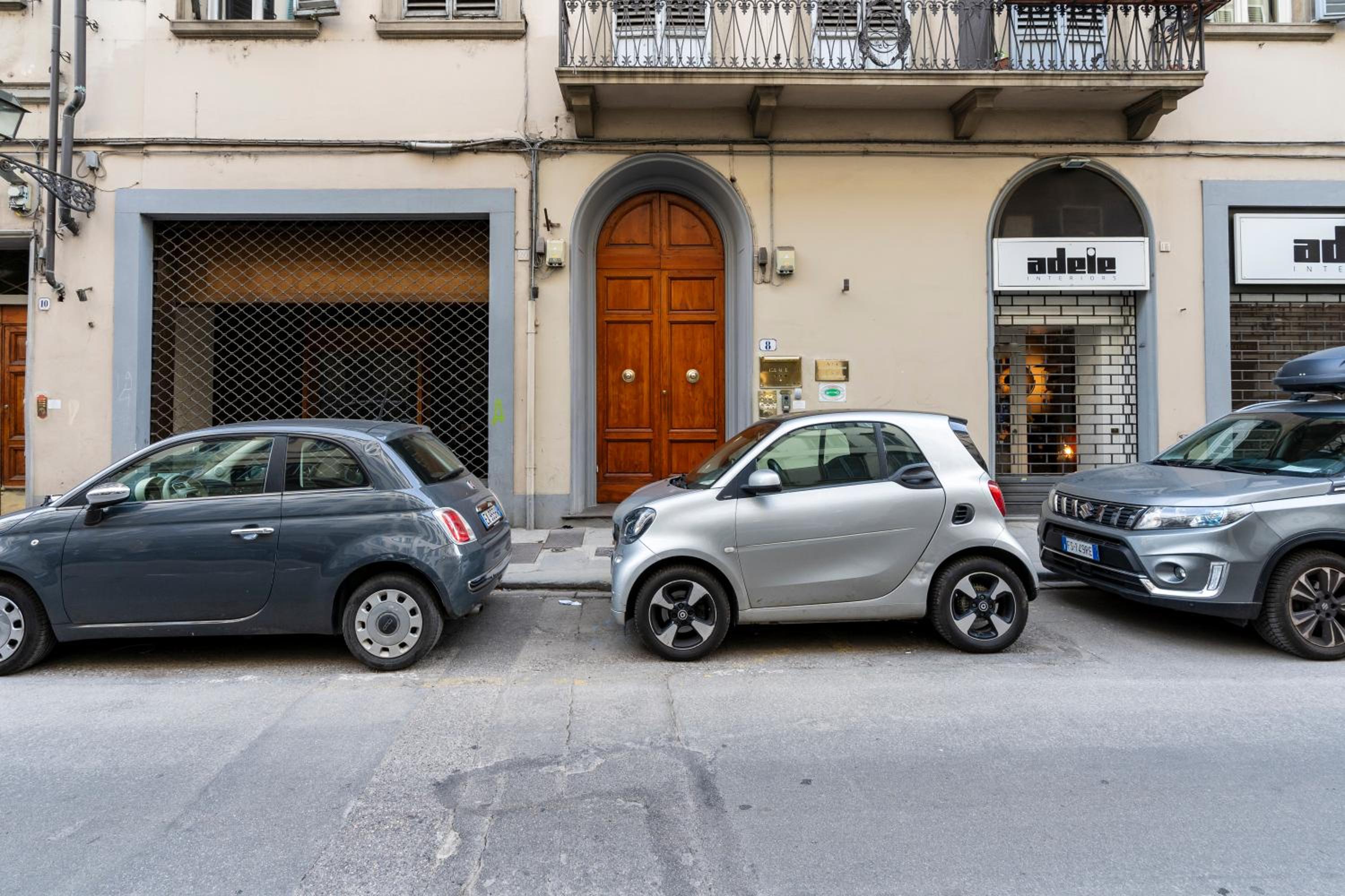 Historic Apartment Borgo Ognissanti, 8 Florence