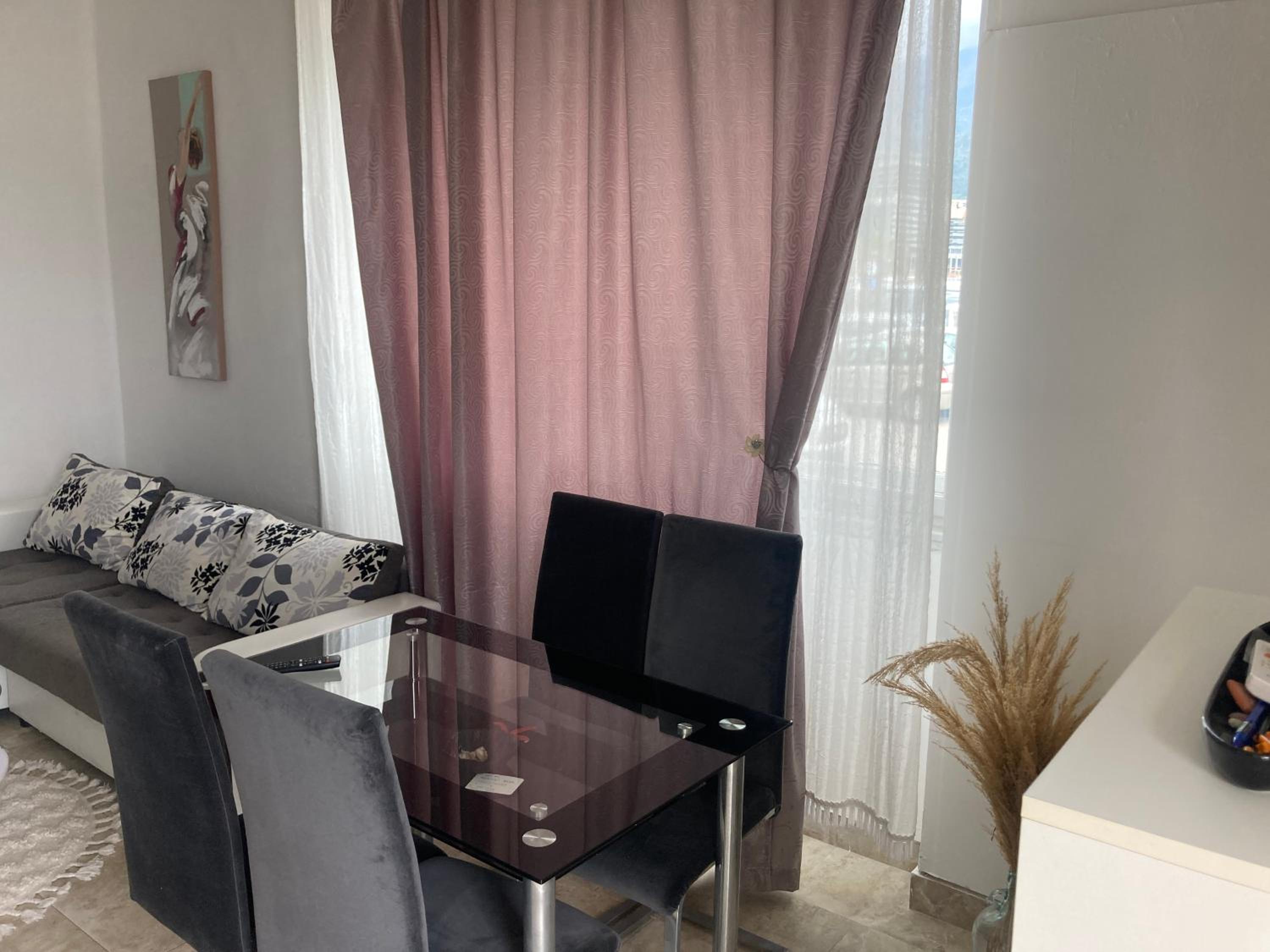 Plaža Stari Grad Budva pjena od mora Beach Apartman