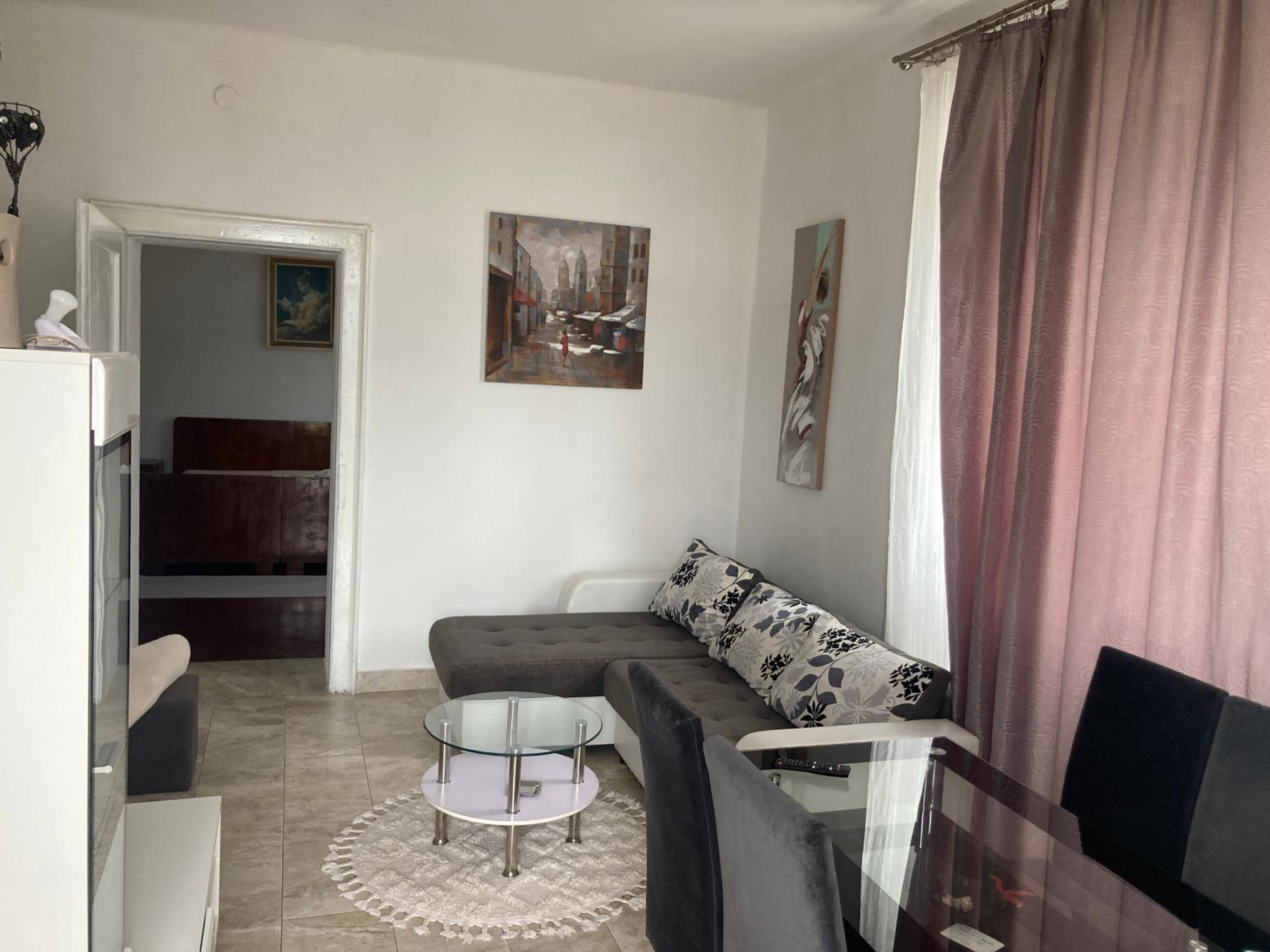 Plaža Stari Grad Budva pjena od mora Beach Apartman