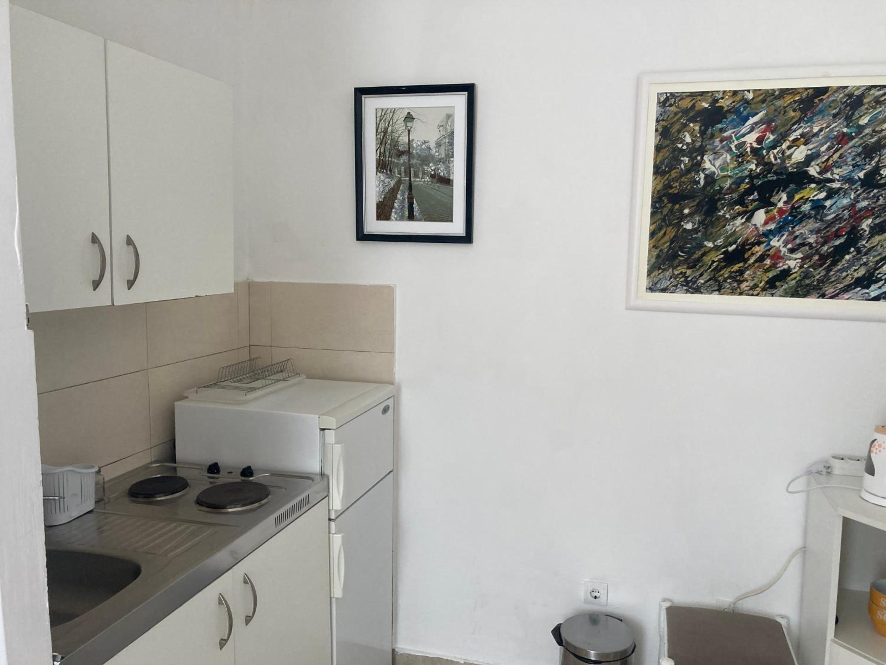 Plaža Stari Grad Budva pjena od mora Beach Apartman