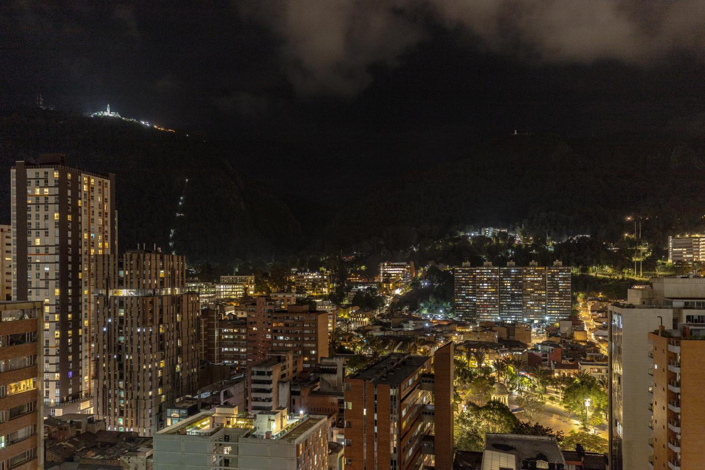 Apartamento de Lujo en Centro con Vista a la Ciudad