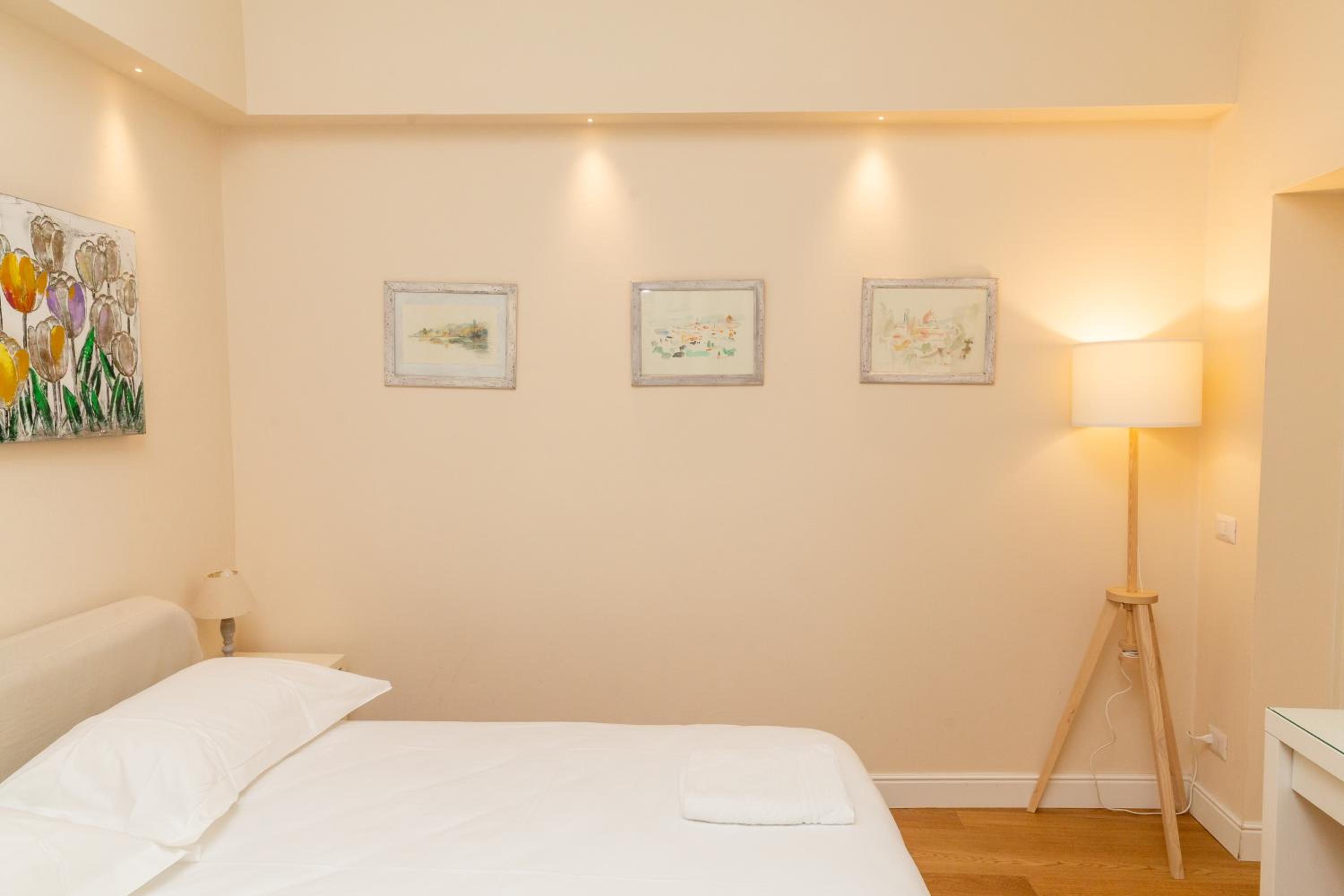 Cozy Santa Maria Novella Uffizi Duomo 2beds-2baths