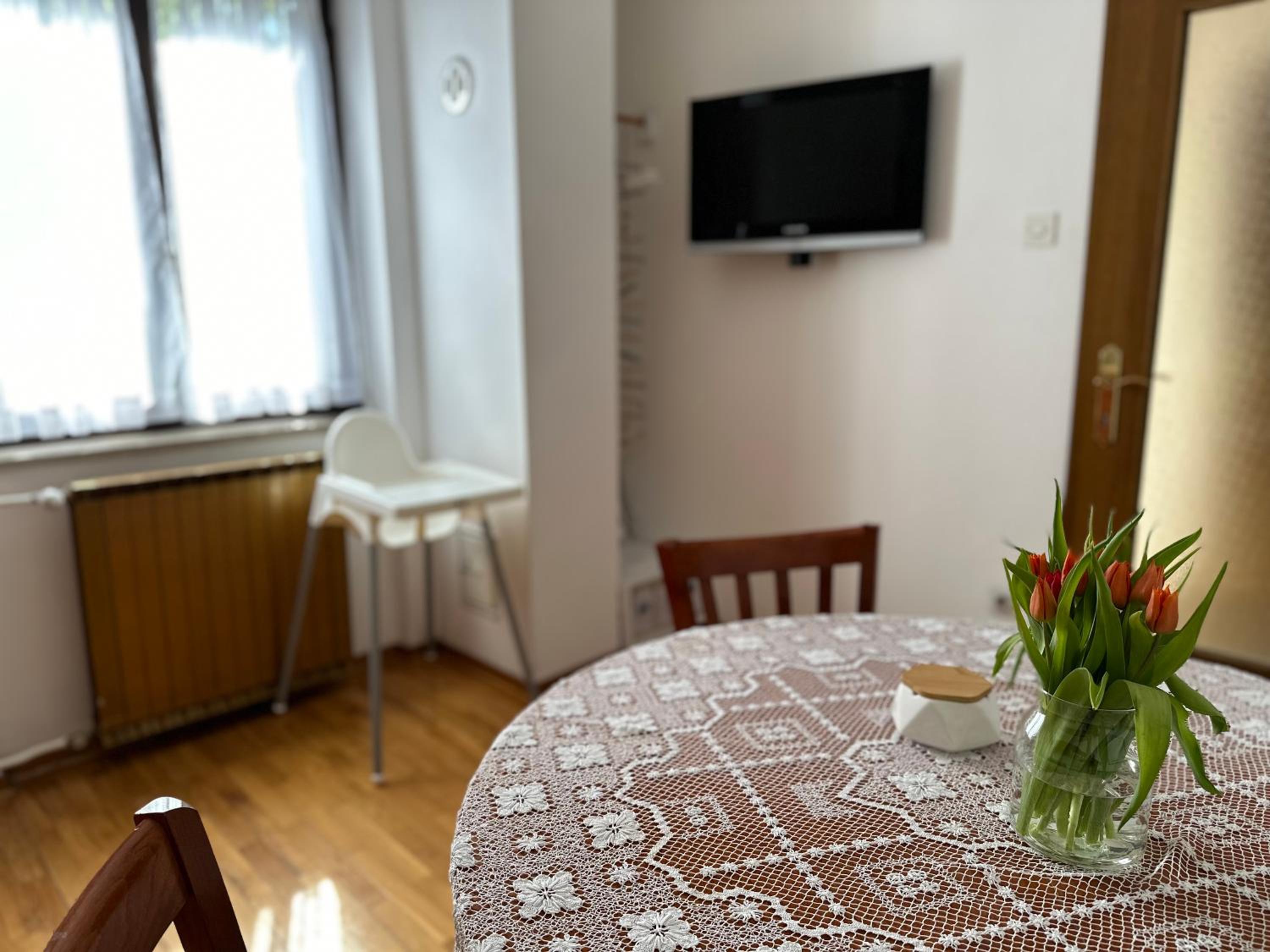 Sunny Hill Apartment