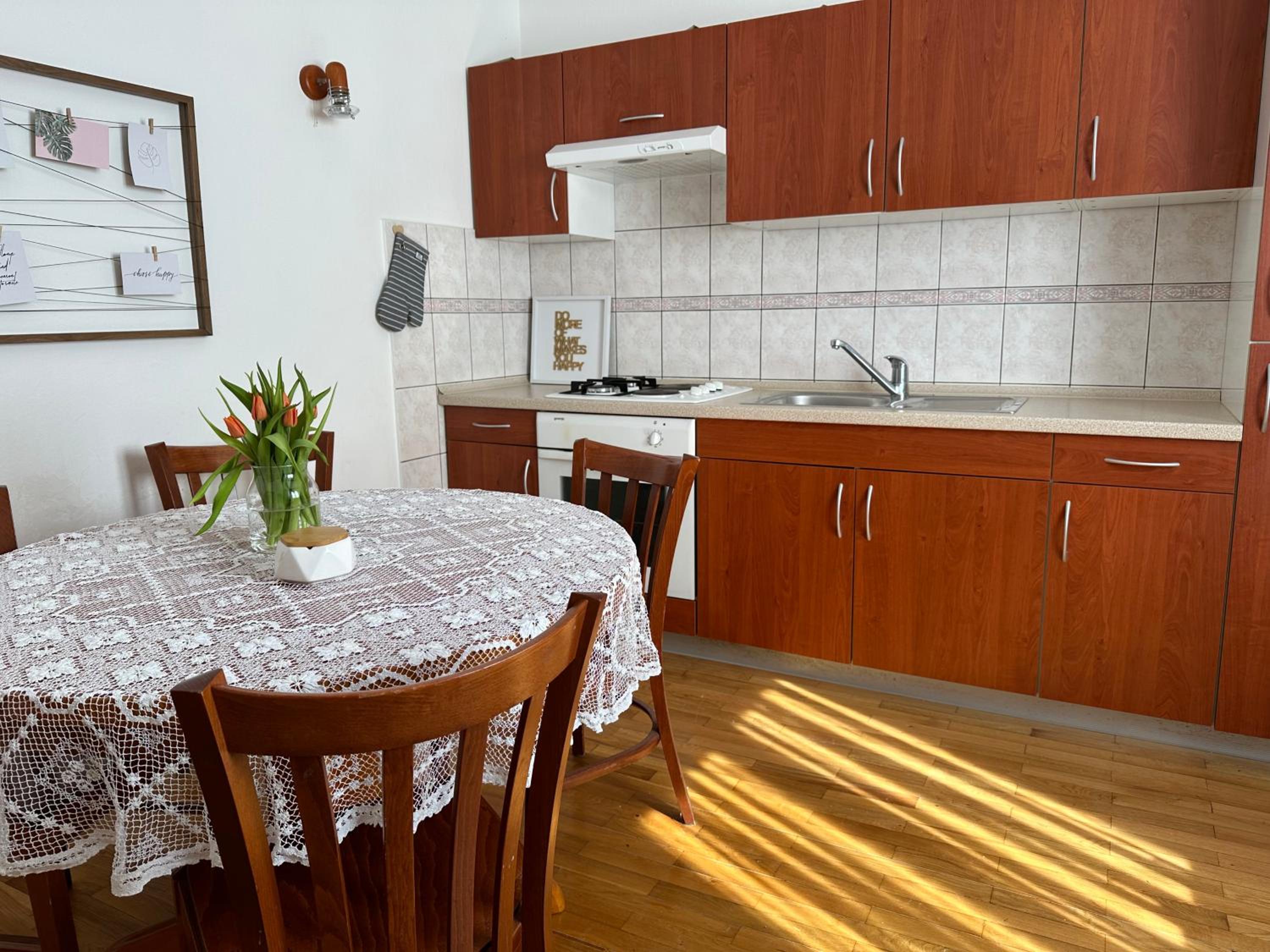 Sunny Hill Apartment
