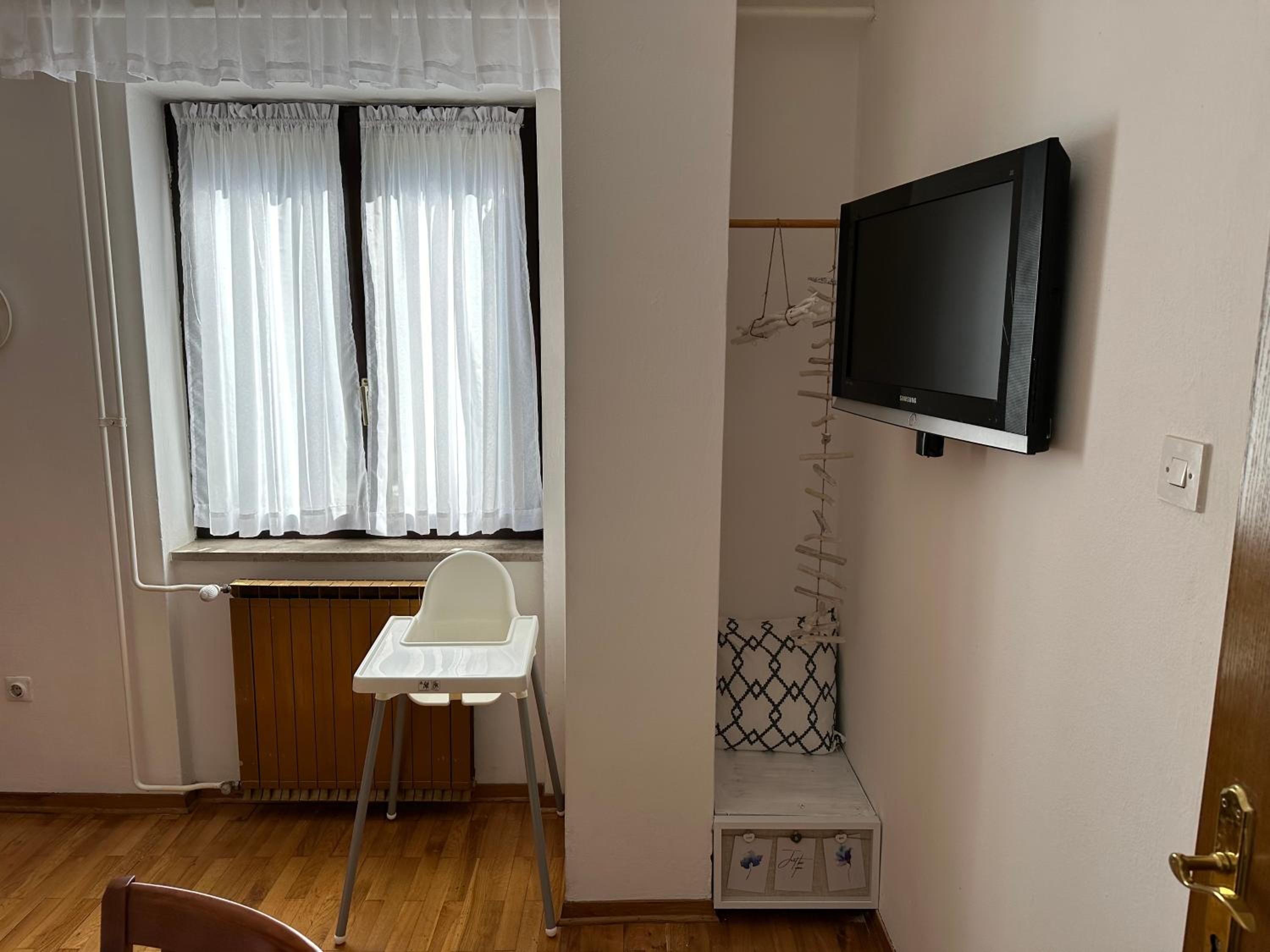 Sunny Hill Apartment