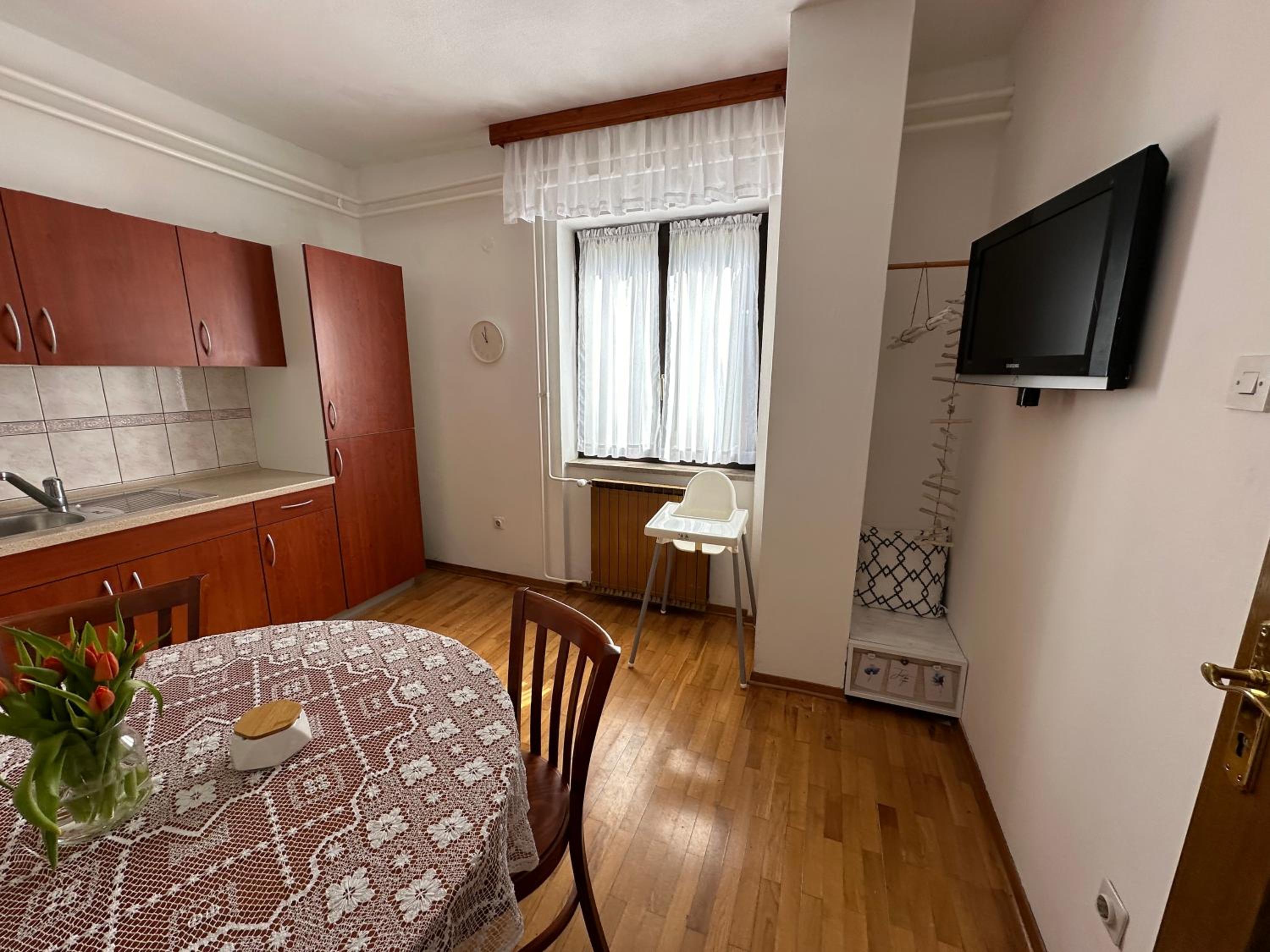 Sunny Hill Apartment