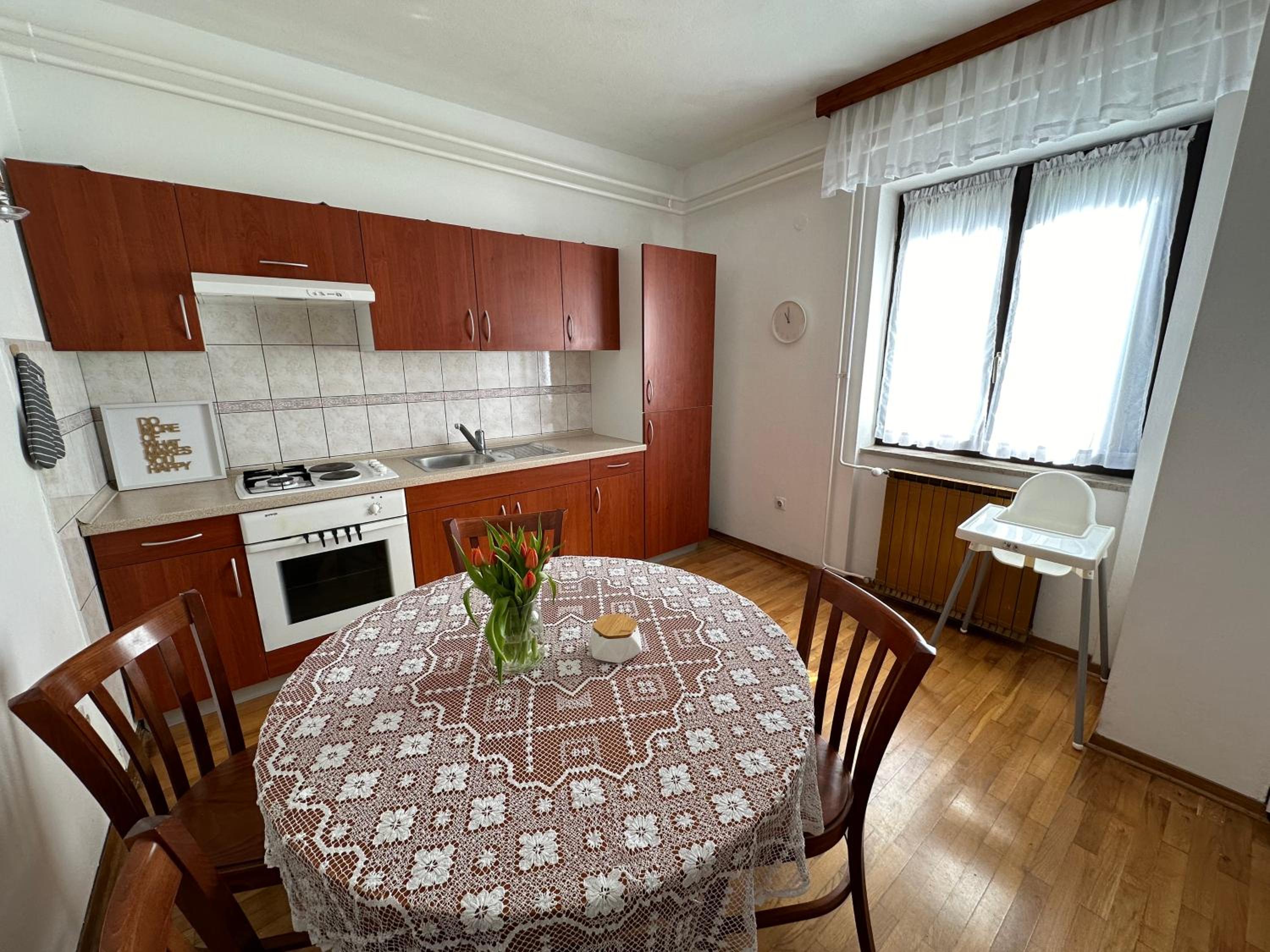 Sunny Hill Apartment