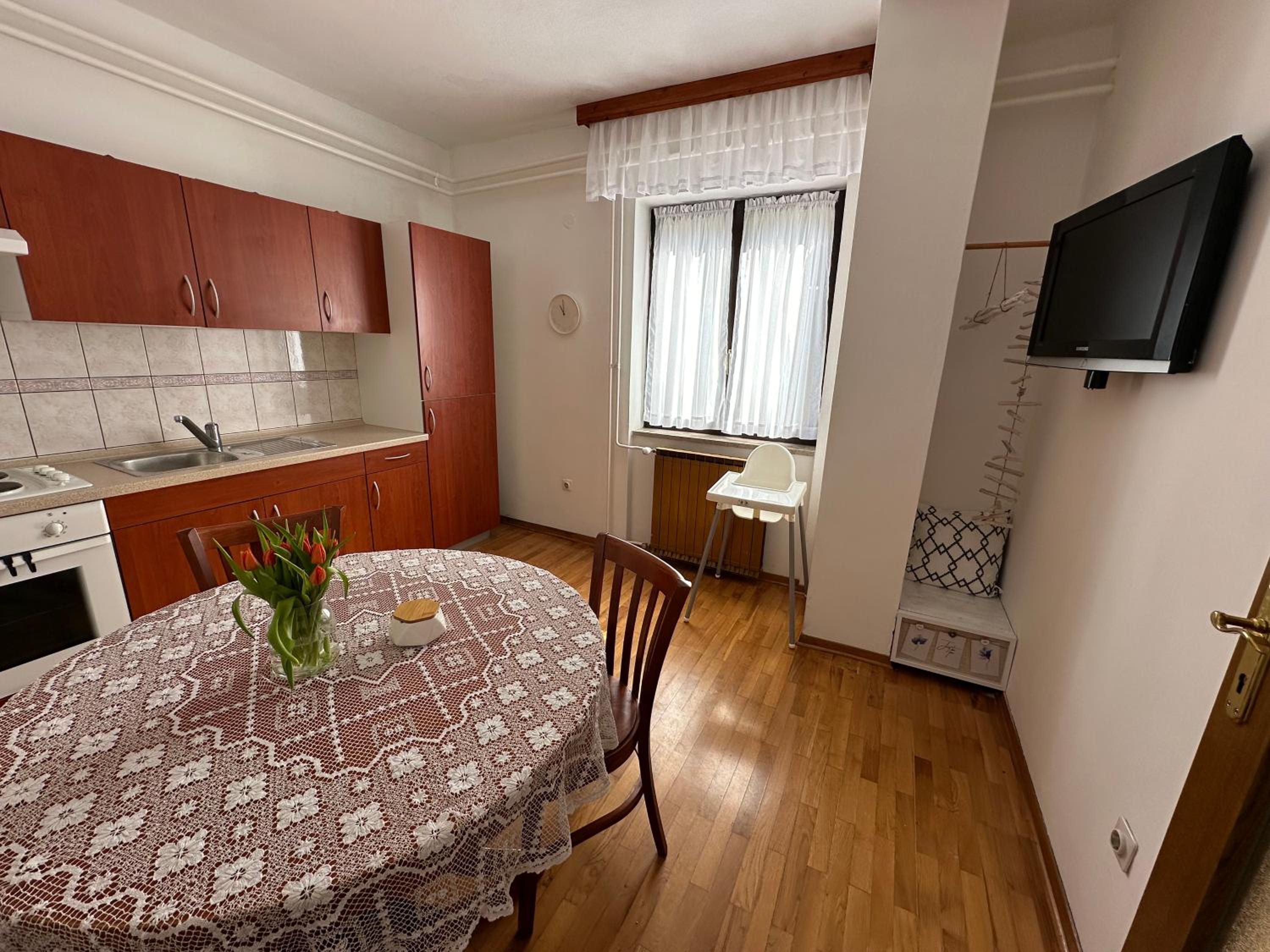 Sunny Hill Apartment