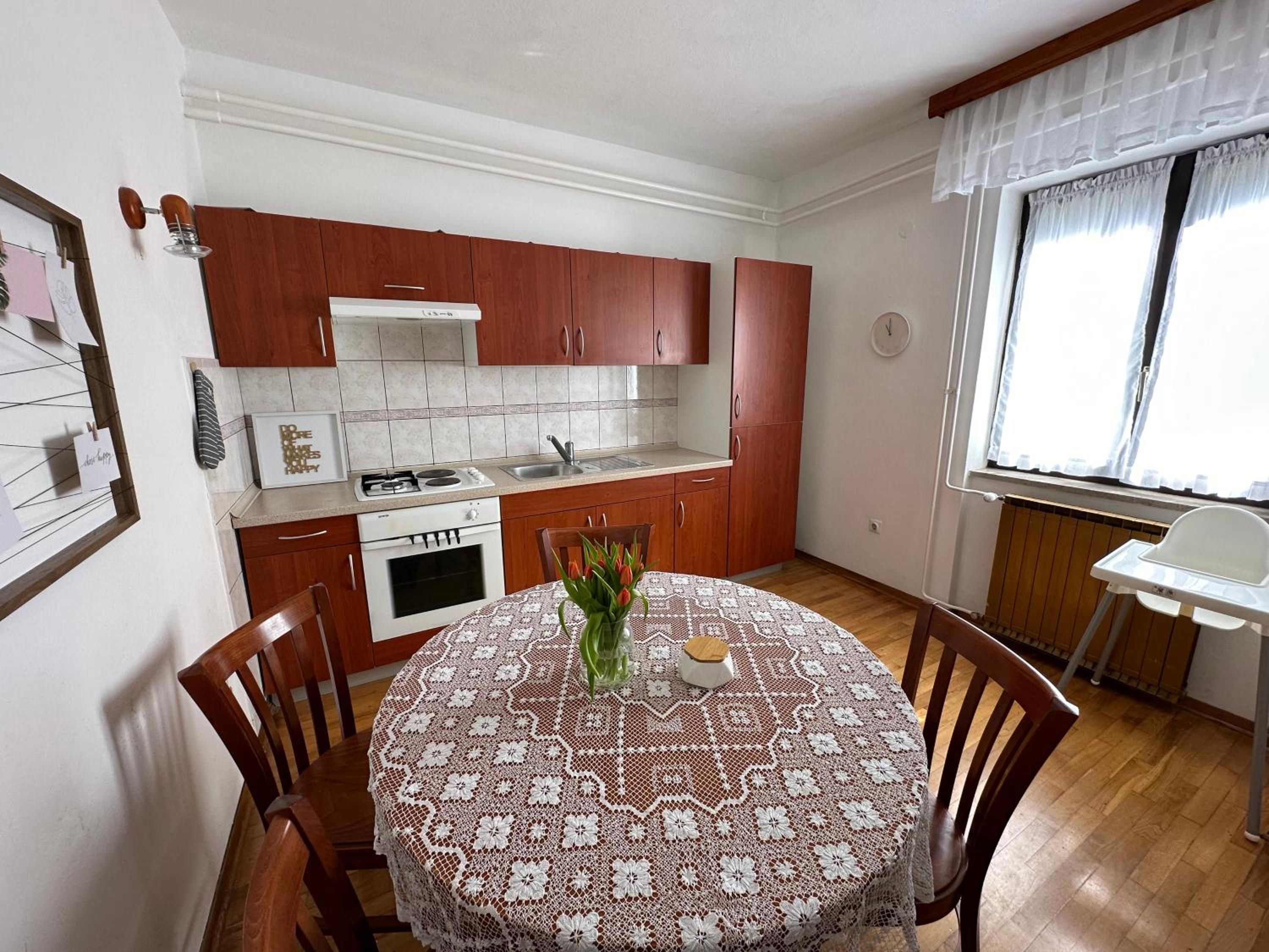 Sunny Hill Apartment