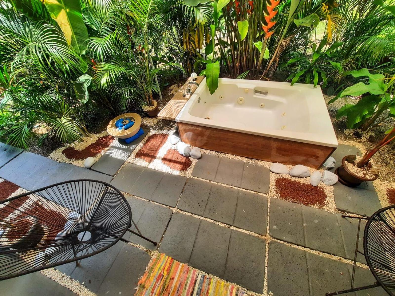 Iki Volcán Arenal with jacuzzy