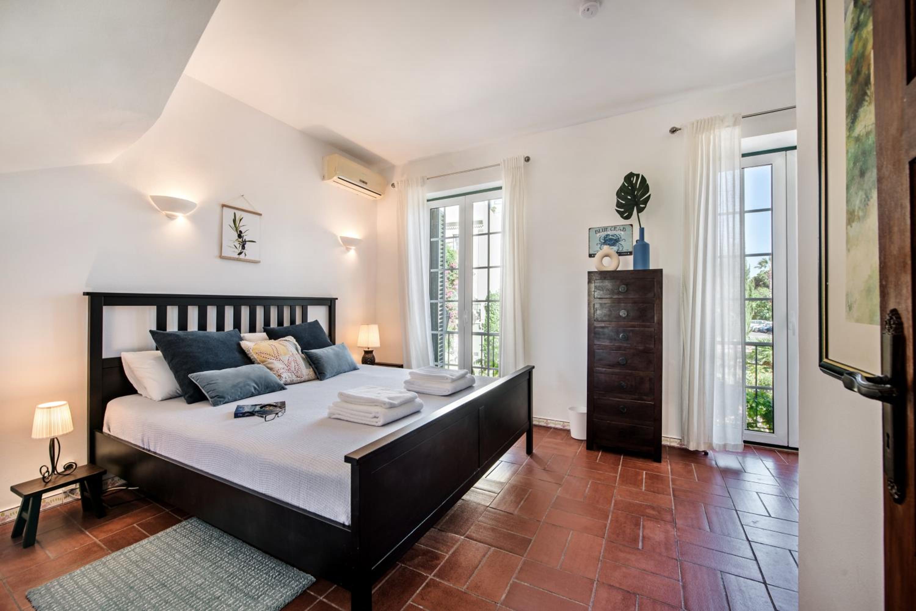 Spacious 3BR Apartment in Vilamoura Old Village with Rooftop BBQ, Pools & Panoramic Views view 5