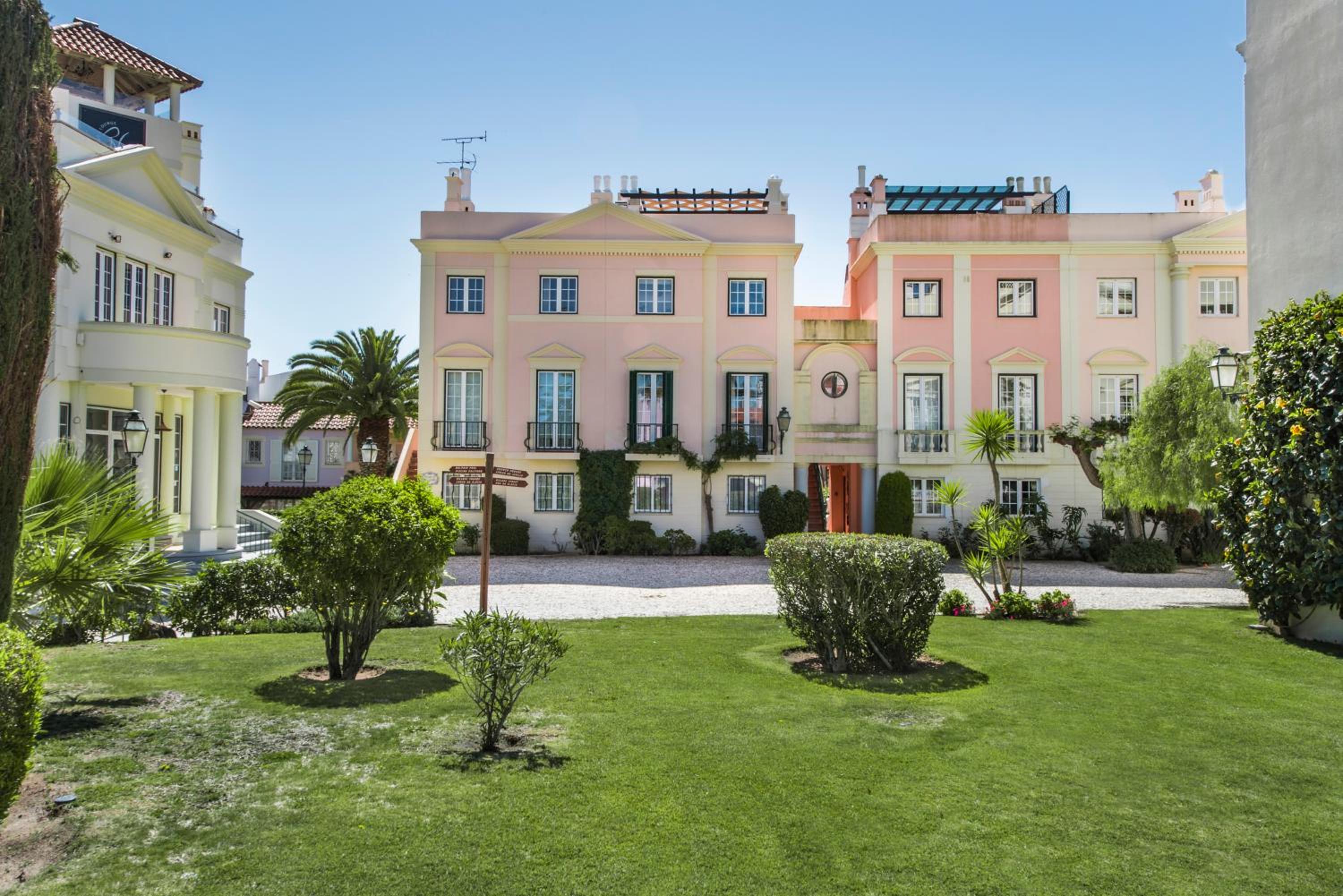 Spacious 3BR Apartment in Vilamoura Old Village with Rooftop BBQ, Pools & Panoramic Views view 3