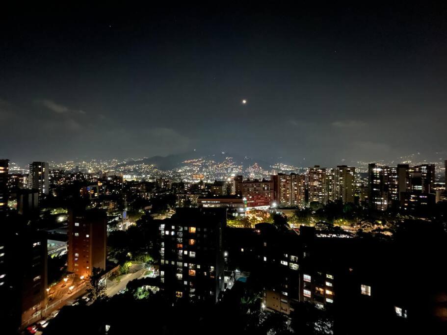 Luxury El Poblado Loft, relax in Medellin's heart!