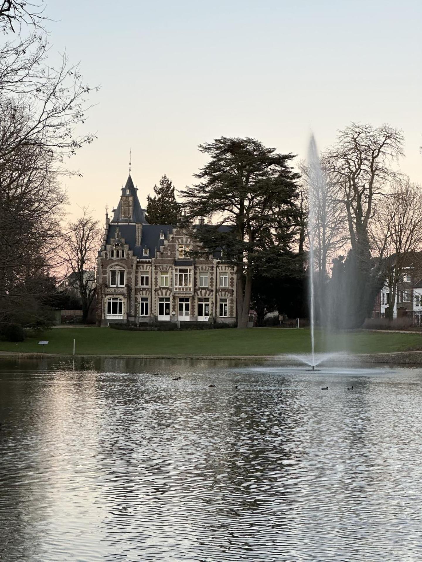 Flat centrum Oudenaarde met eigen fietsen berging