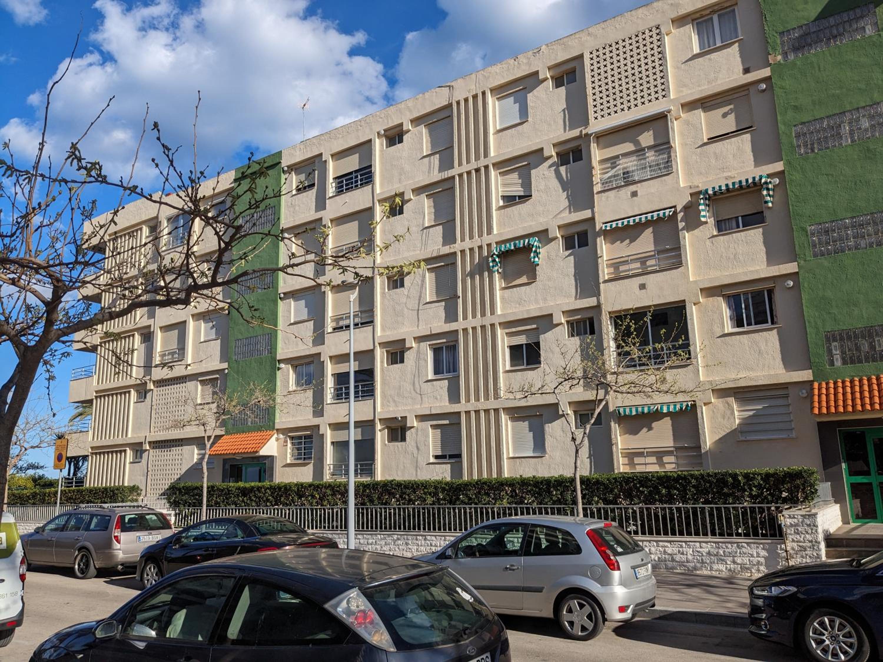 Apartamento Los Juncos - 50m playa - Sólo familias - Parking gratuito - WIFI - TV 55" 4K - PS5 view 3