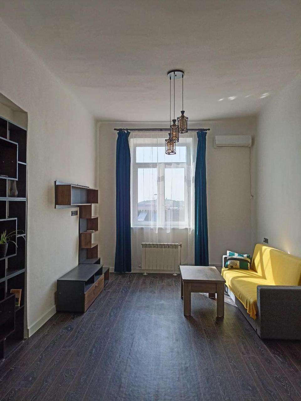 West window apartment