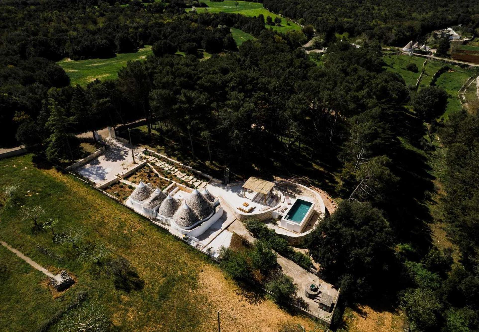 Trulli Pinacea view 2