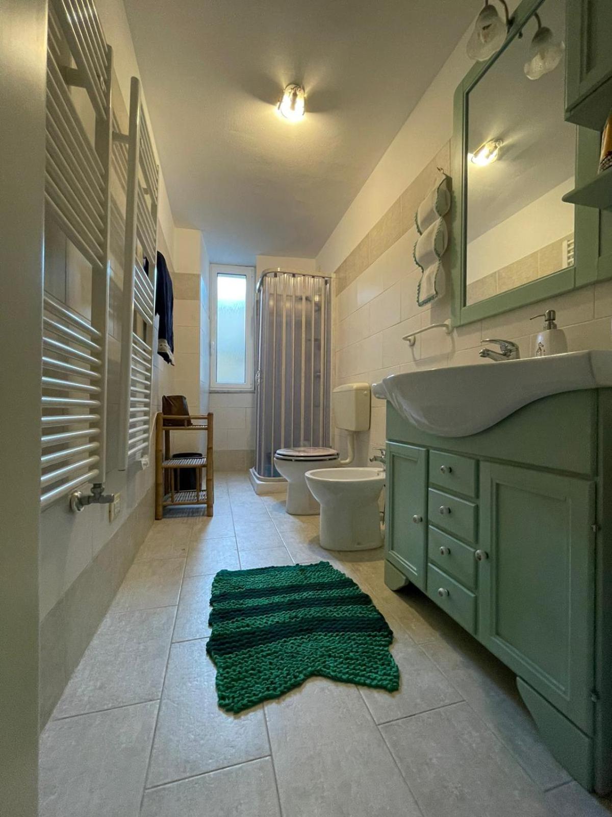 Il dolce dormire da Elisa e Giulia en Ranzo-Borgo — bathroom